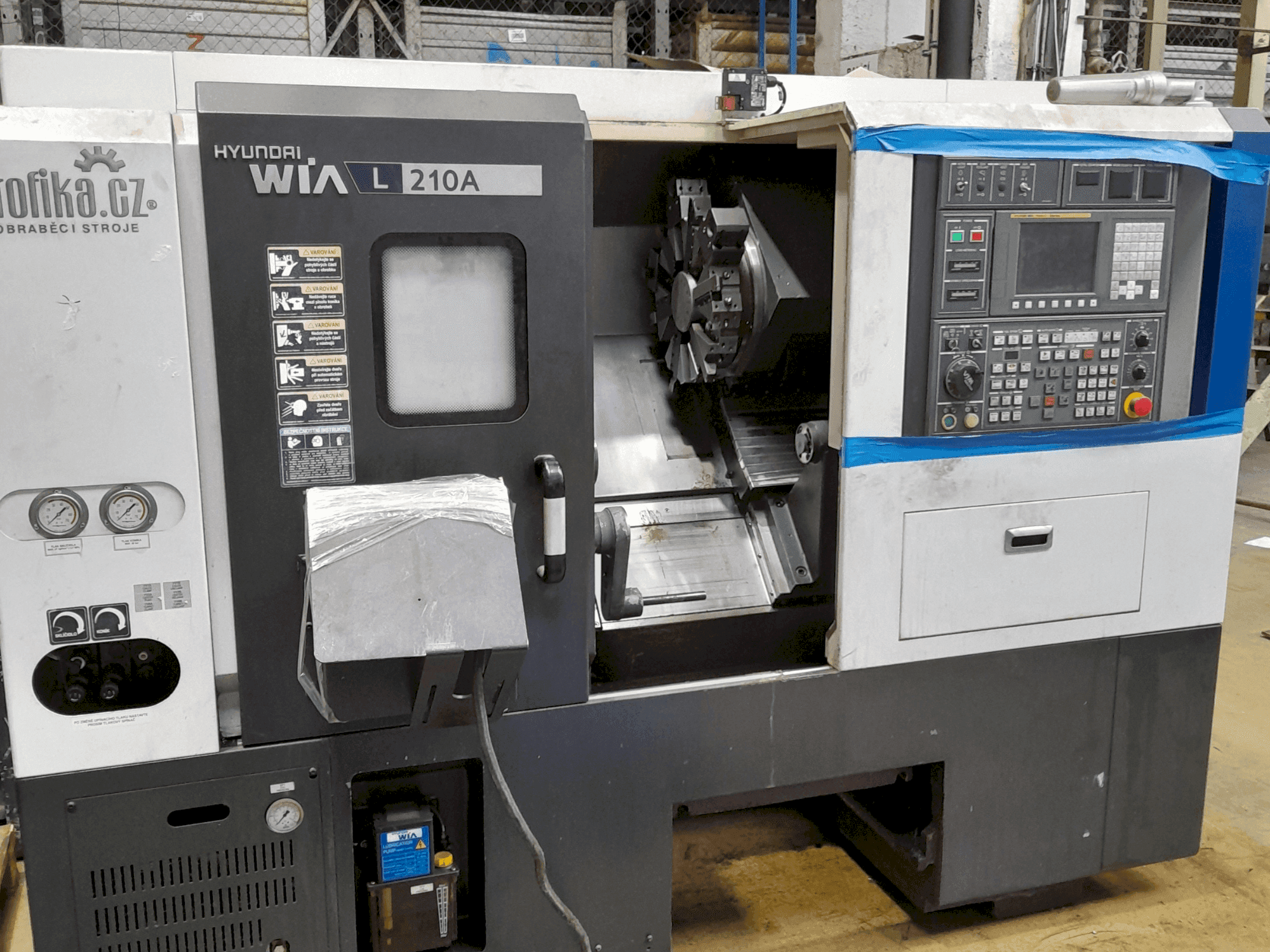 Koneen Hyundai Wia L210A etunäkymä