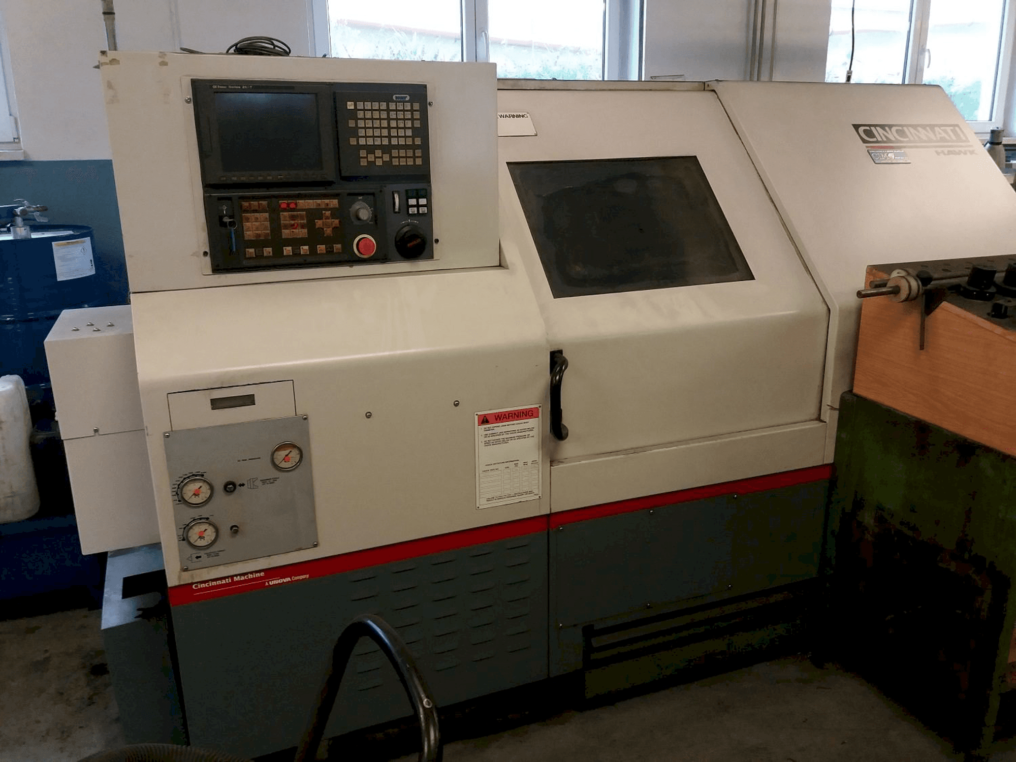 Koneen Cincinnati HAWK-200M etunäkymä