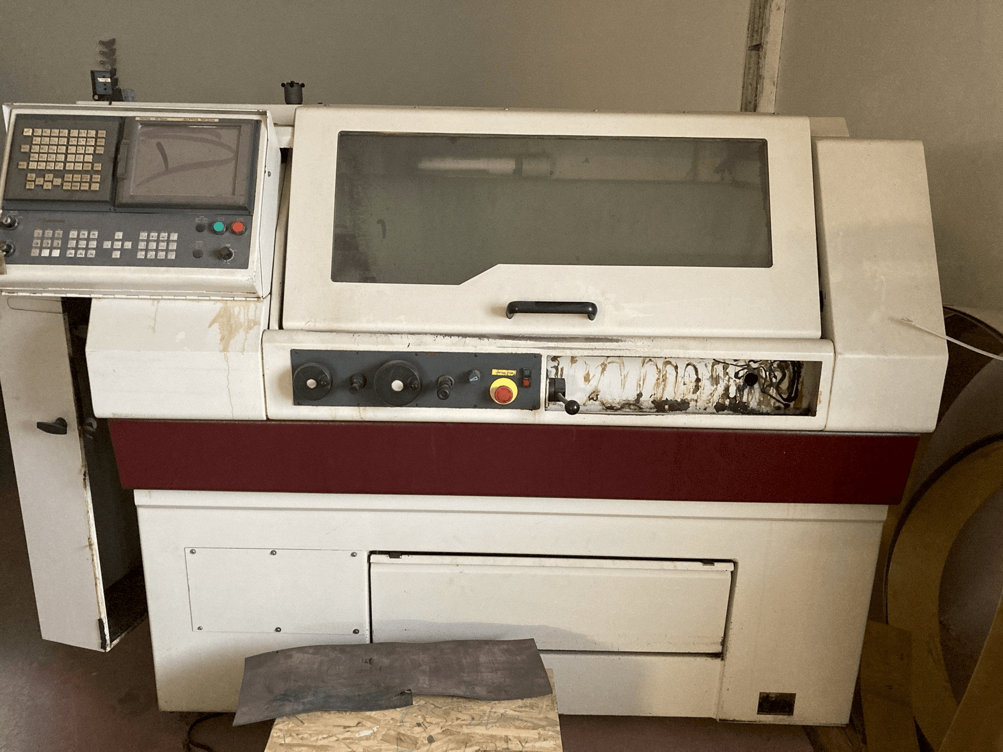 Koneen Harrison Alpha 1330S etunäkymä