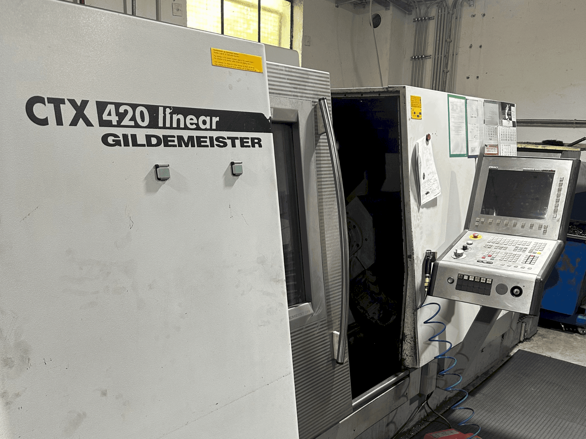 Koneen DMG CTX 420 Linear V6 etunäkymä