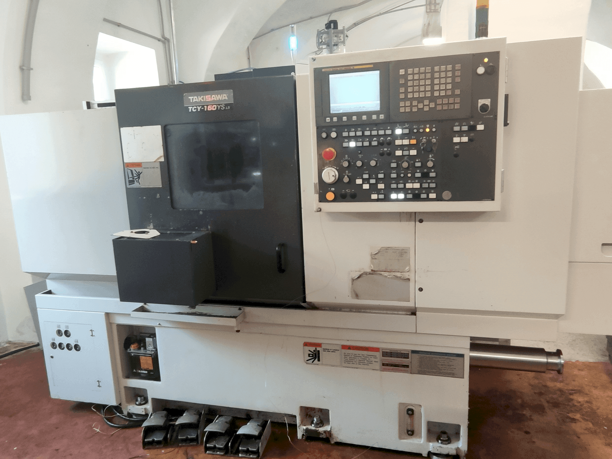 Koneen Takisawa TCY-160YS L5 etunäkymä