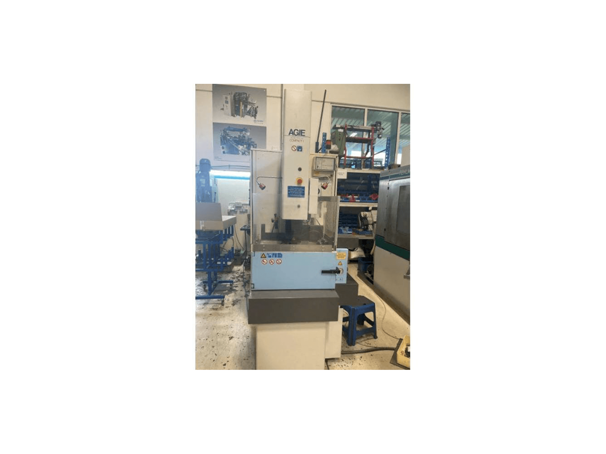 Koneen AGIE Agietron Compact 1 etunäkymä