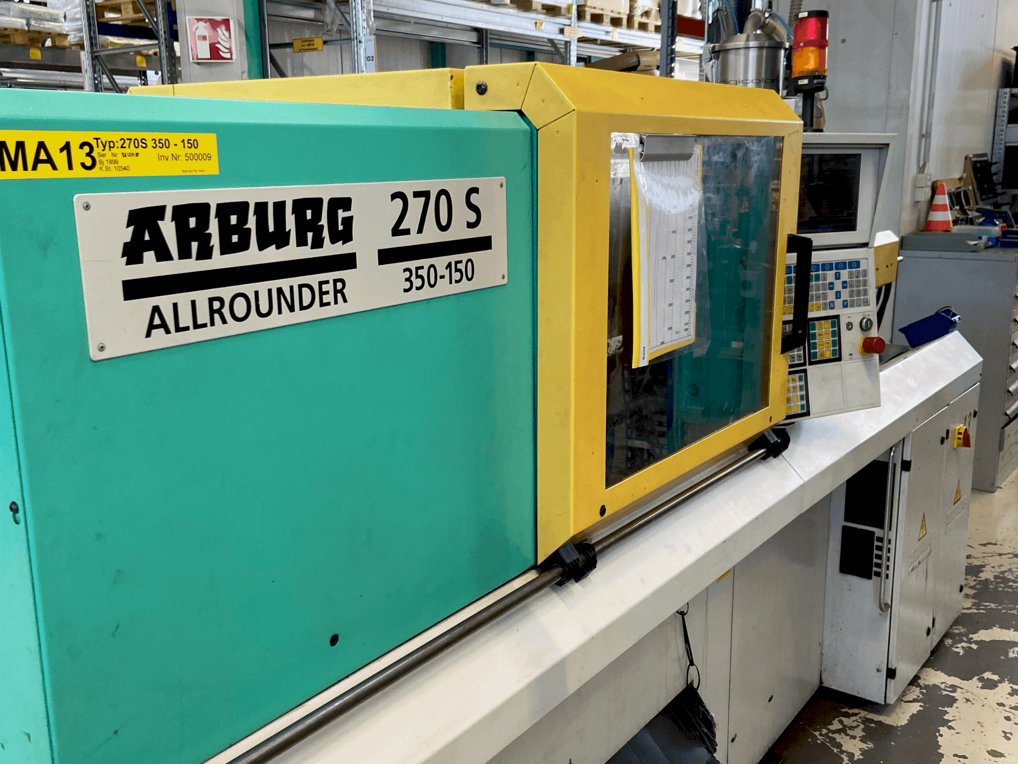 Koneen Arburg Allrounder 270 S 250-60 etunäkymä