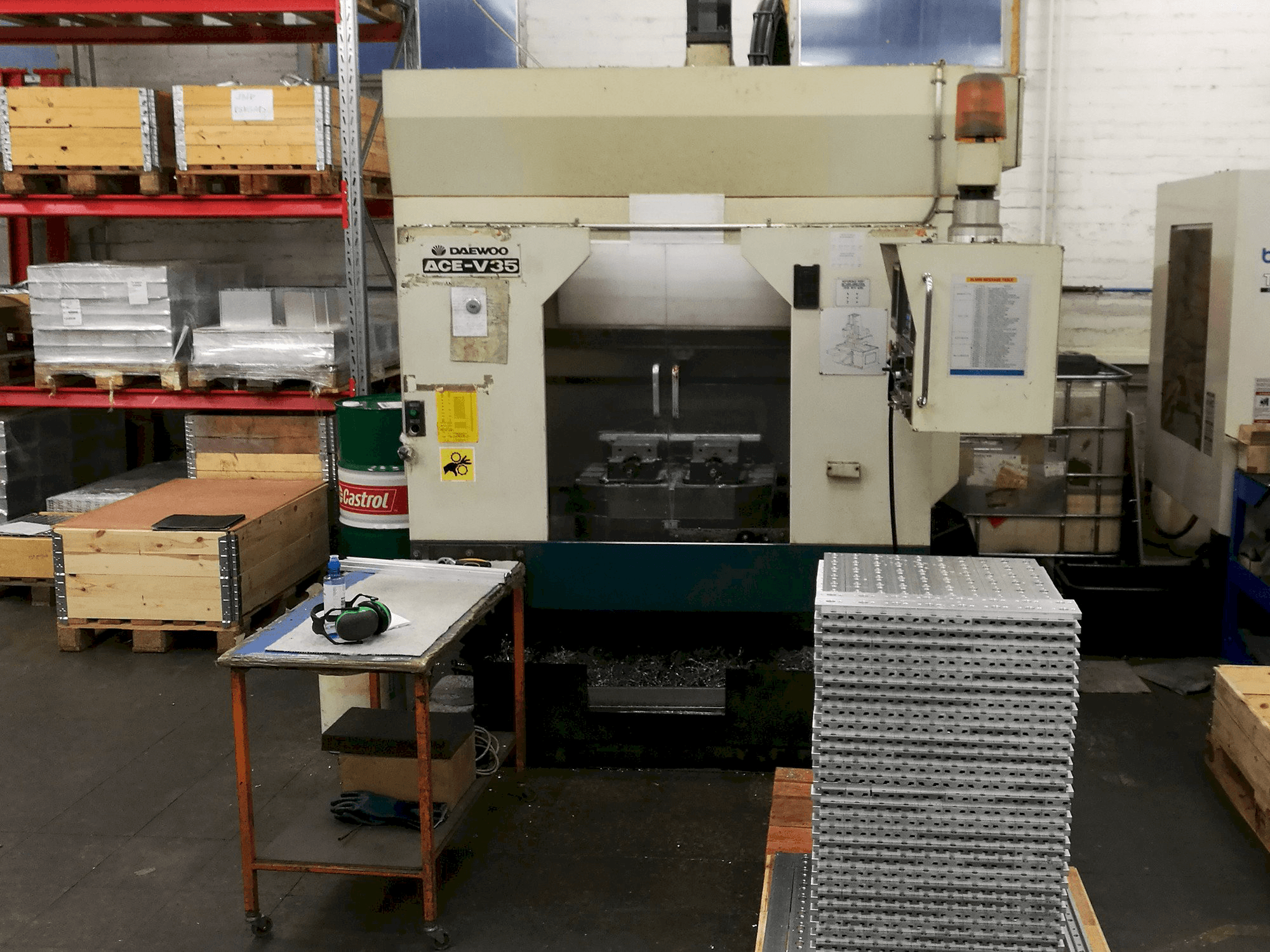 Koneen DAEWOO etunäkymä ACE V-35