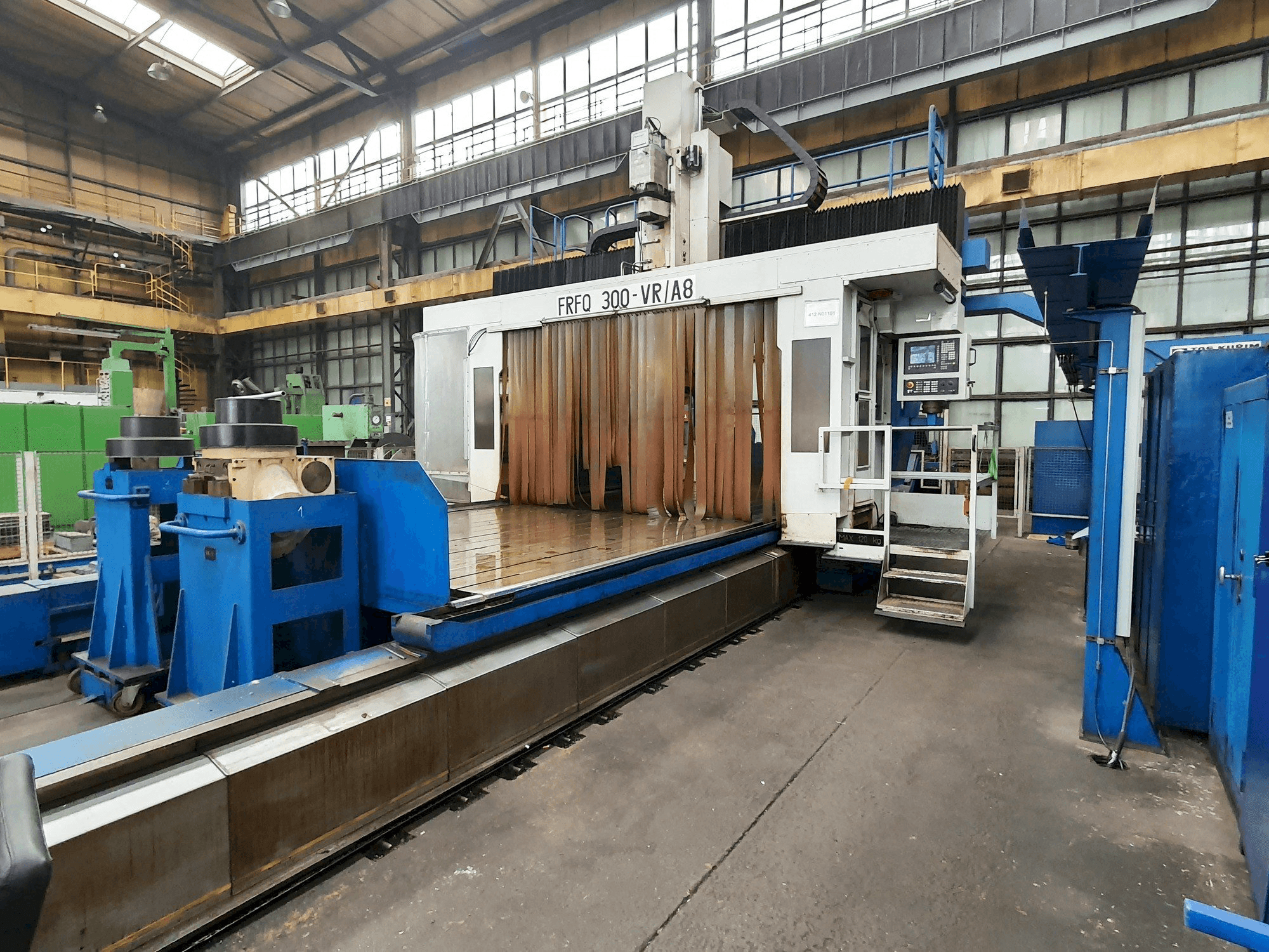Koneen Tos KURZIM FRFQ 300-VK/A8 CNC etunäkymä
