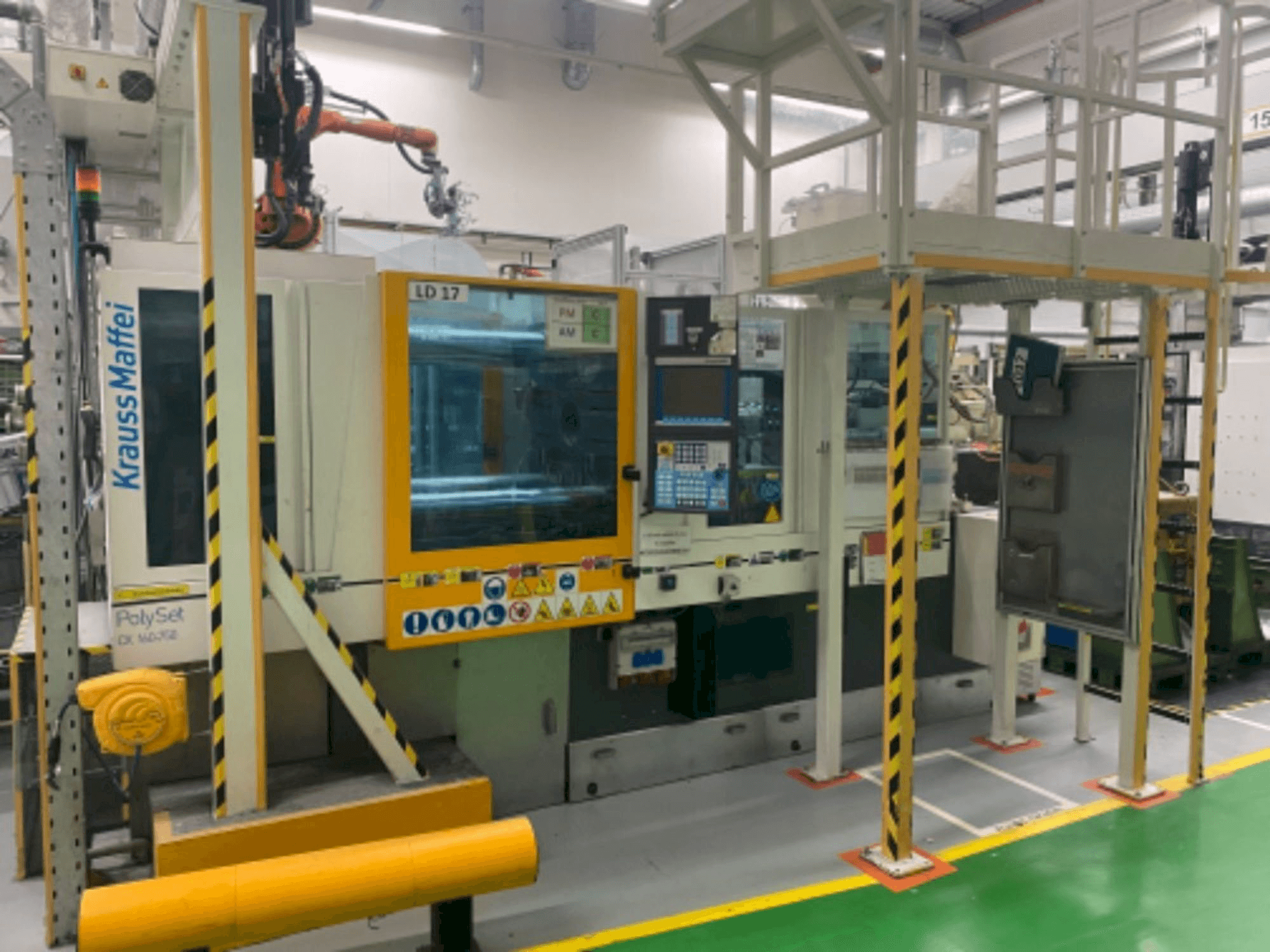 Koneen Krauss Maffei 160/750 CX POL etunäkymä