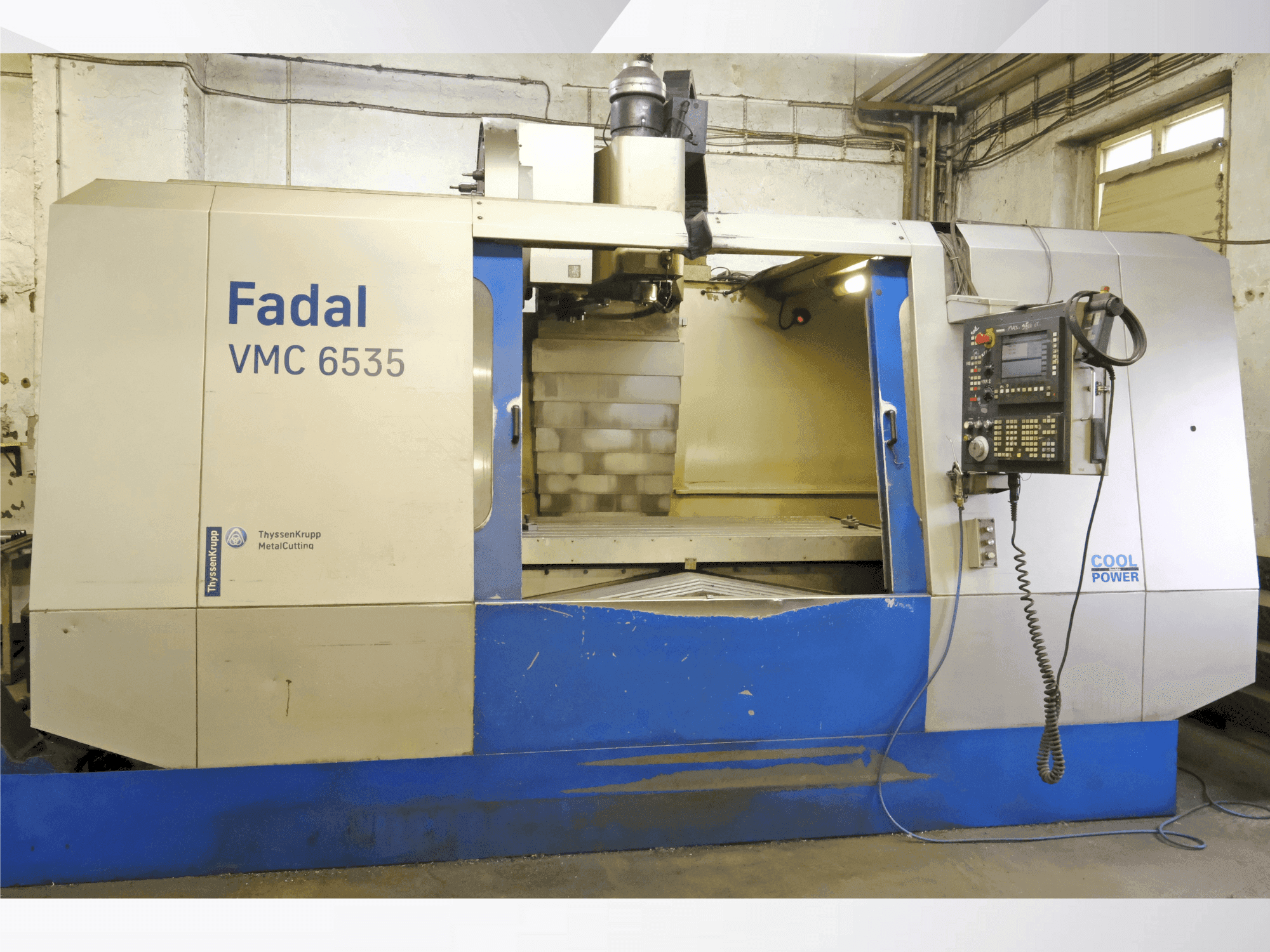 Koneen FADAL VMC 6535 HT etunäkymä