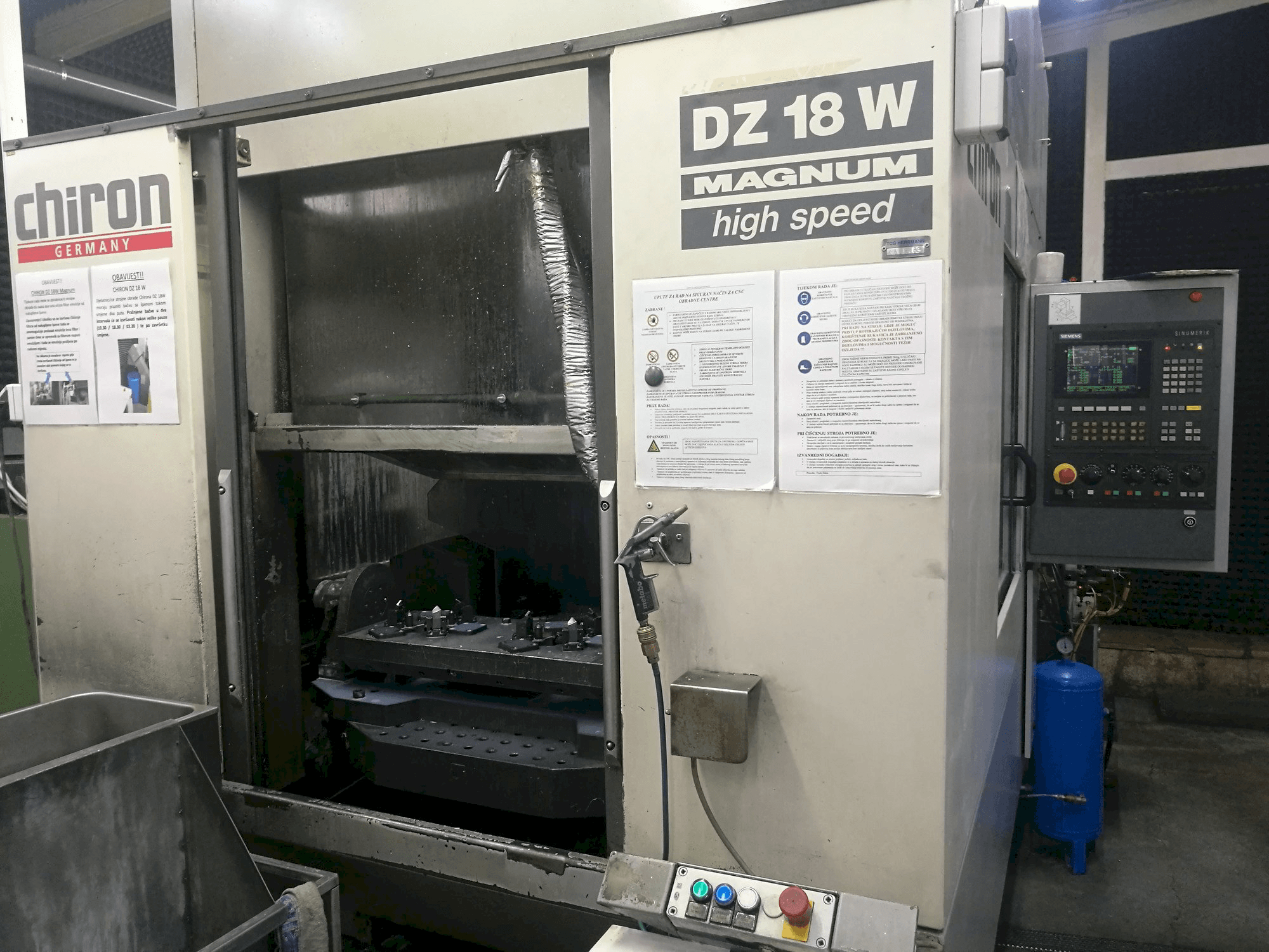 Koneen CHIRON DZ 18 W etunäkymä