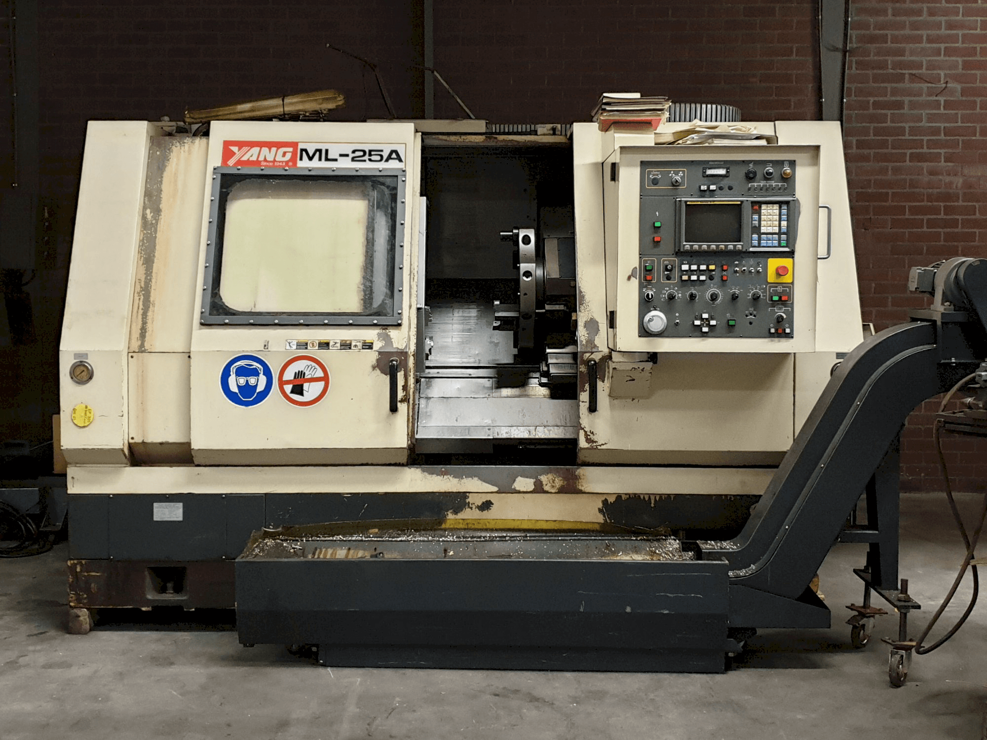 Koneen Yang etunäkymä ML - 25A