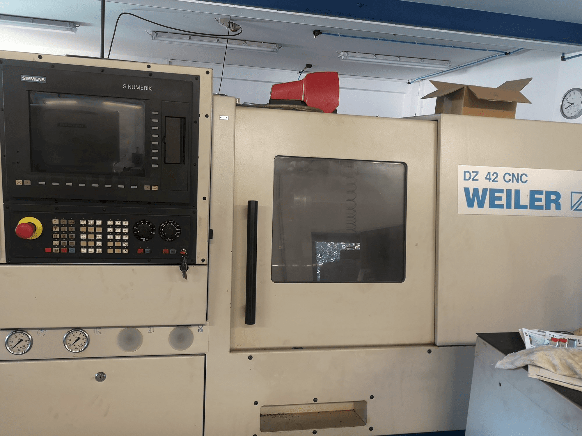 Koneen Weiler DZ 42 etunäkymä