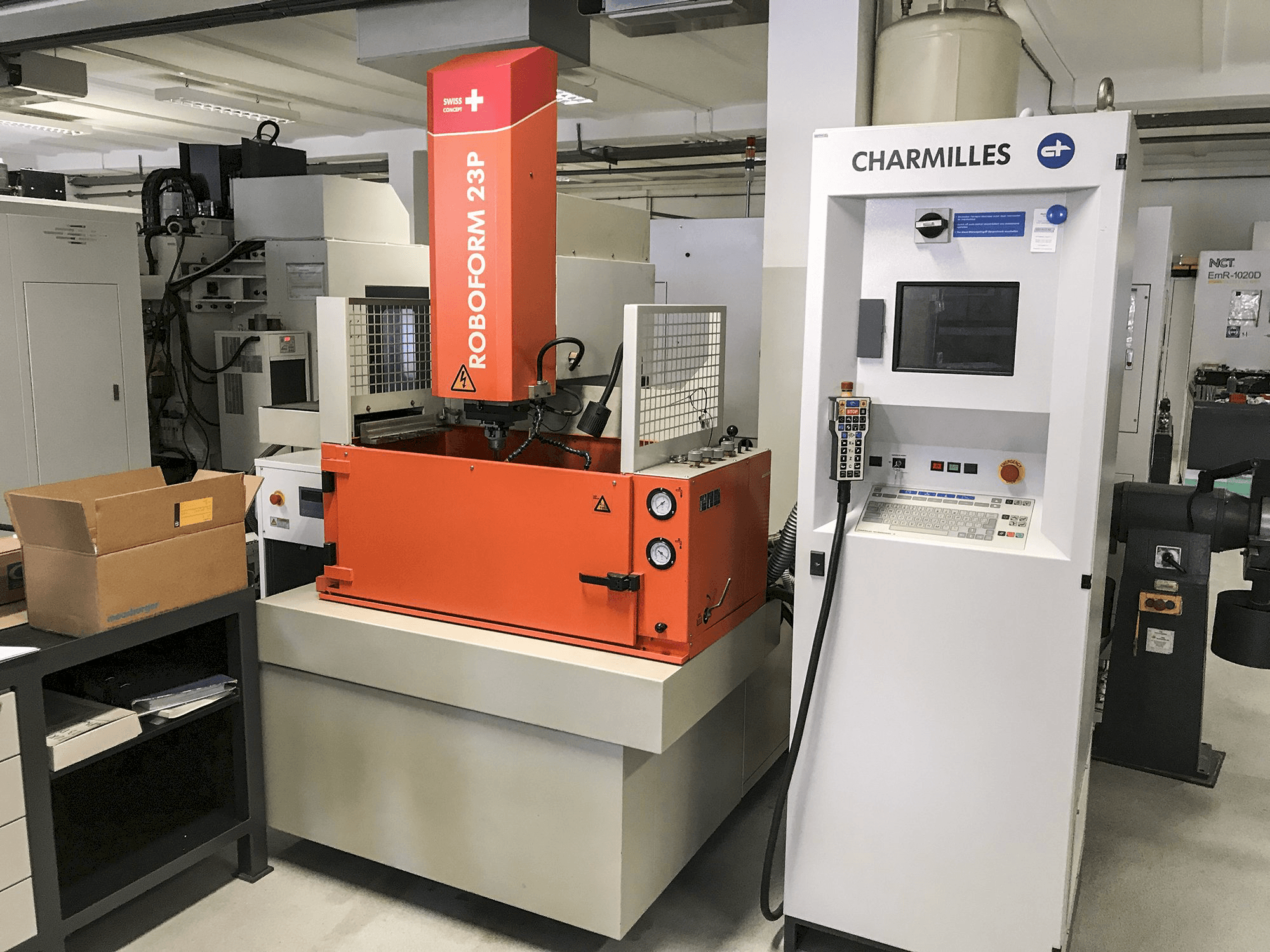 Koneen CHARMILLES etunäkymä ROBOFORM 23P