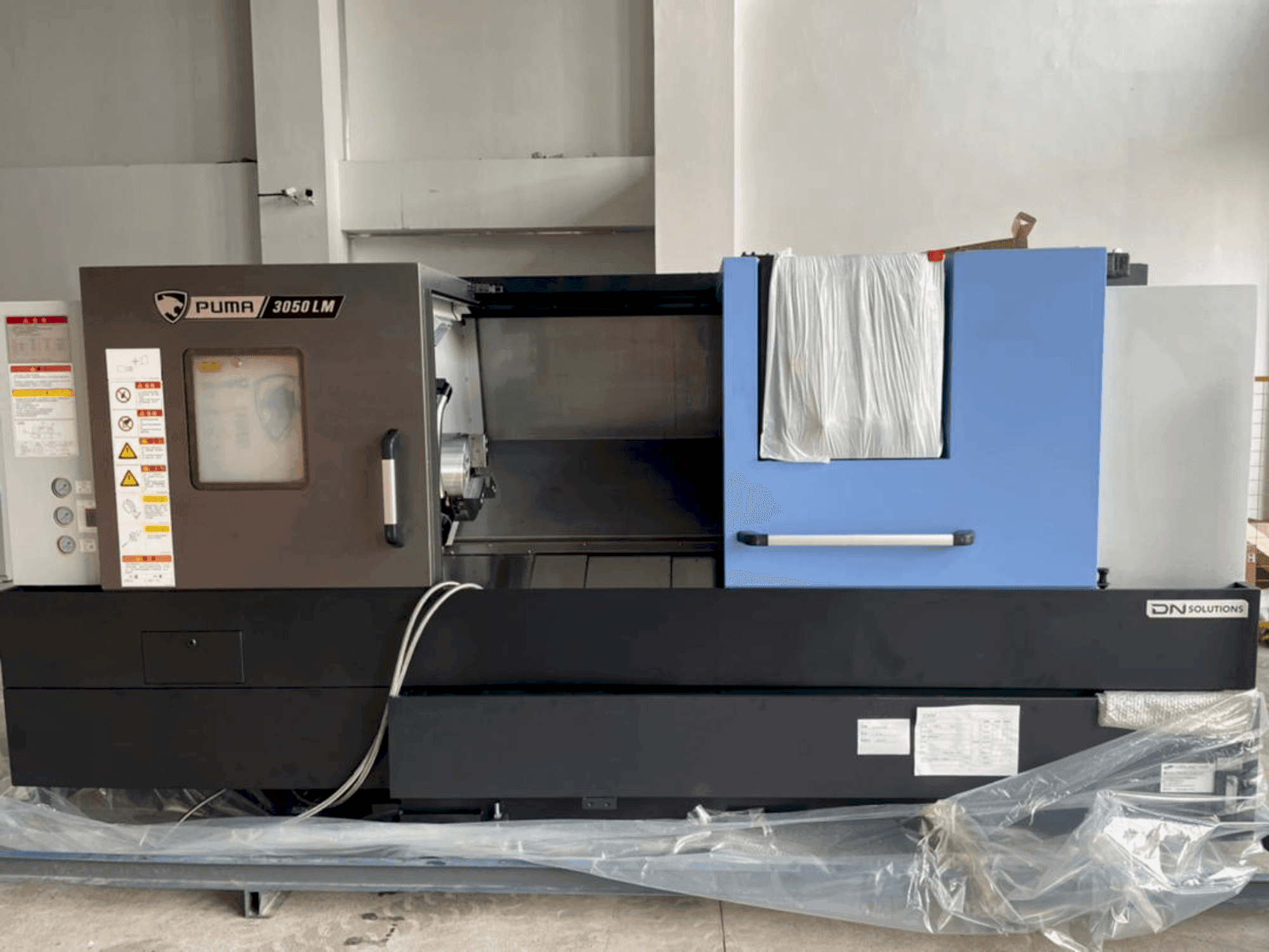 Koneen DOOSAN PUMA 3050 LM etunäkymä