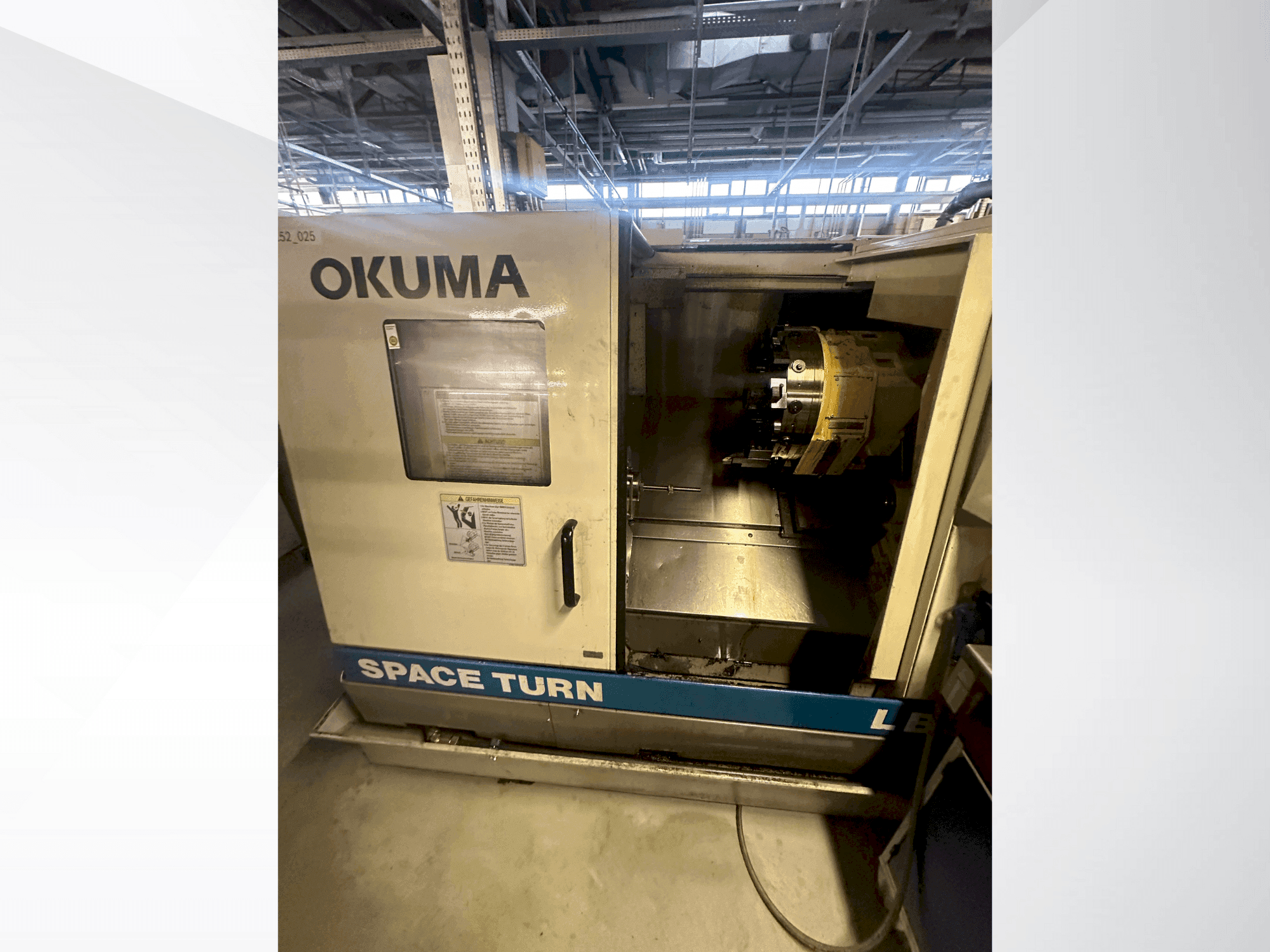Koneen Okuma LB 300 etunäkymä