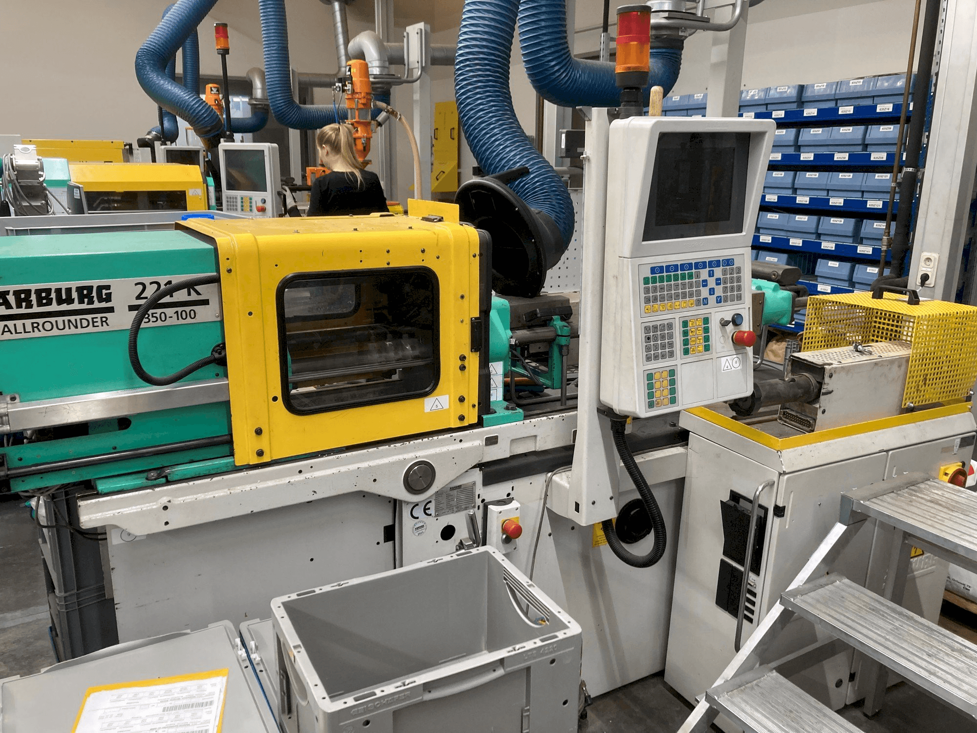 Koneen Arburg 221 K 350-100U etunäkymä