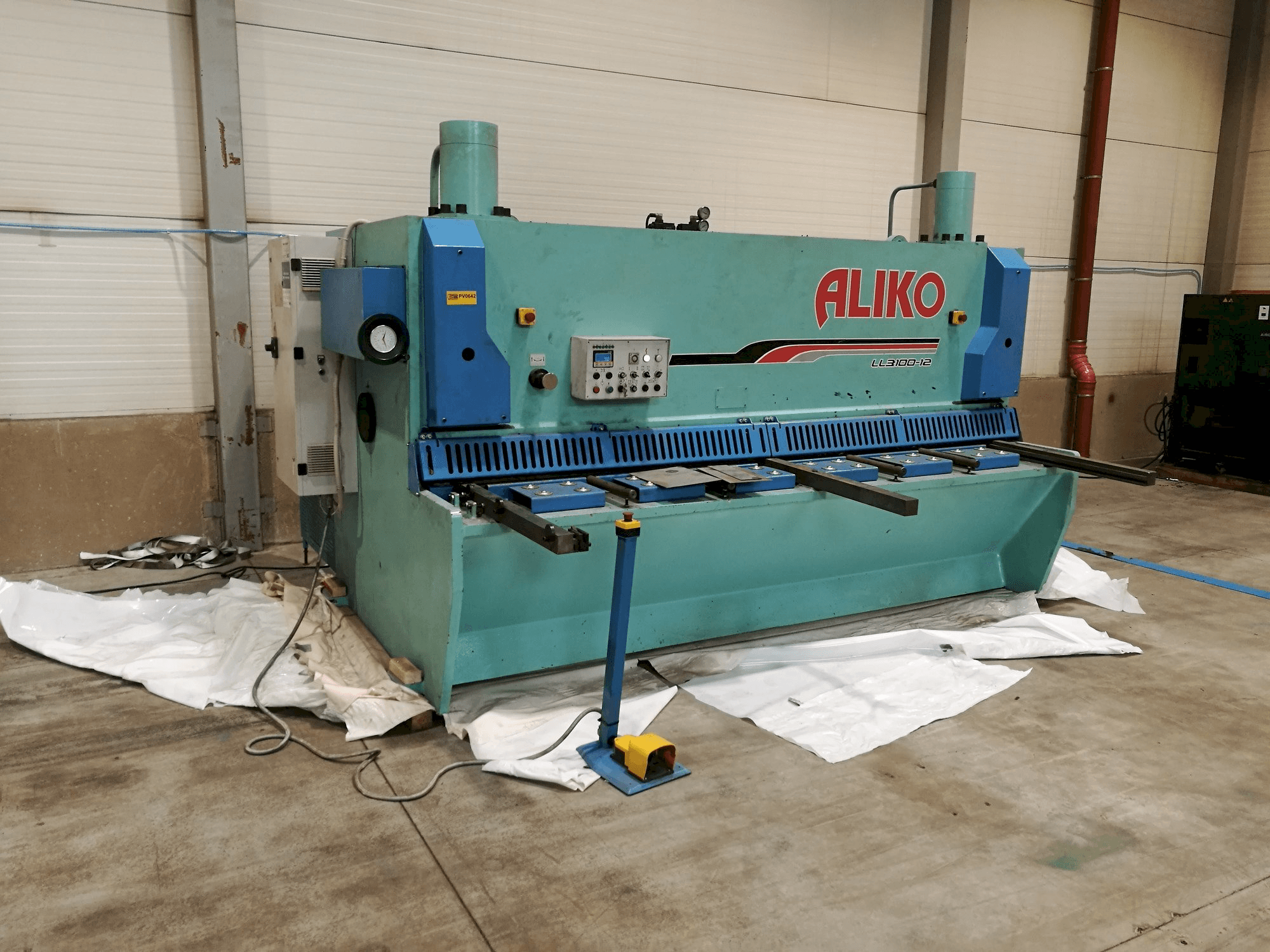 Koneen ALIKO LL3100-12 etunäkymä