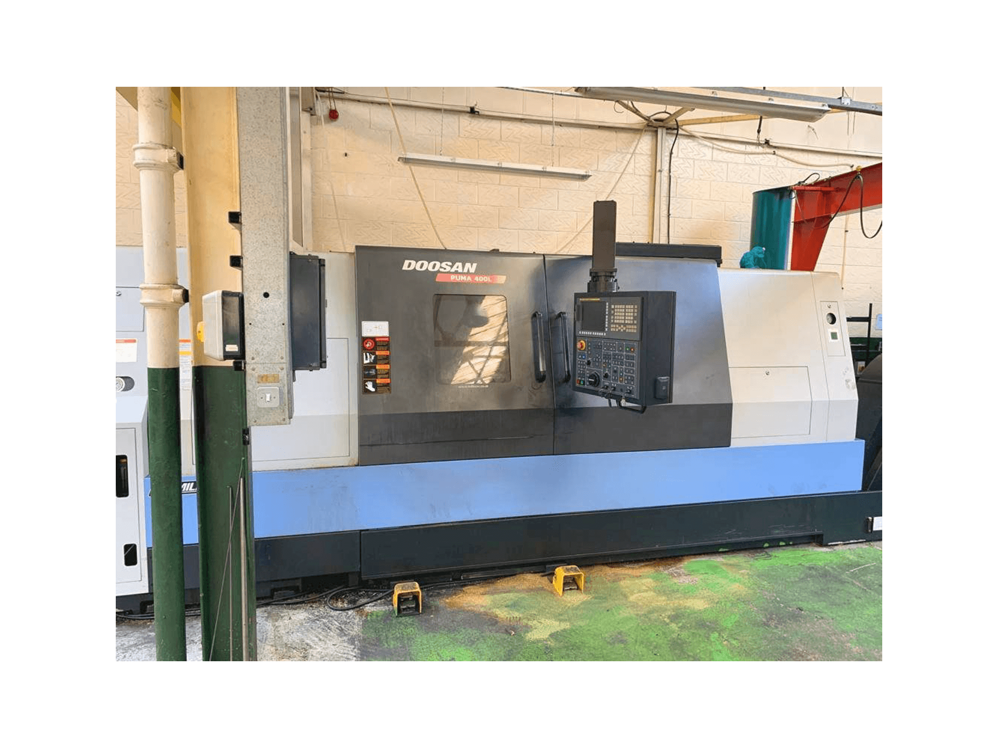 Koneen Doosan Puma 400LB etunäkymä