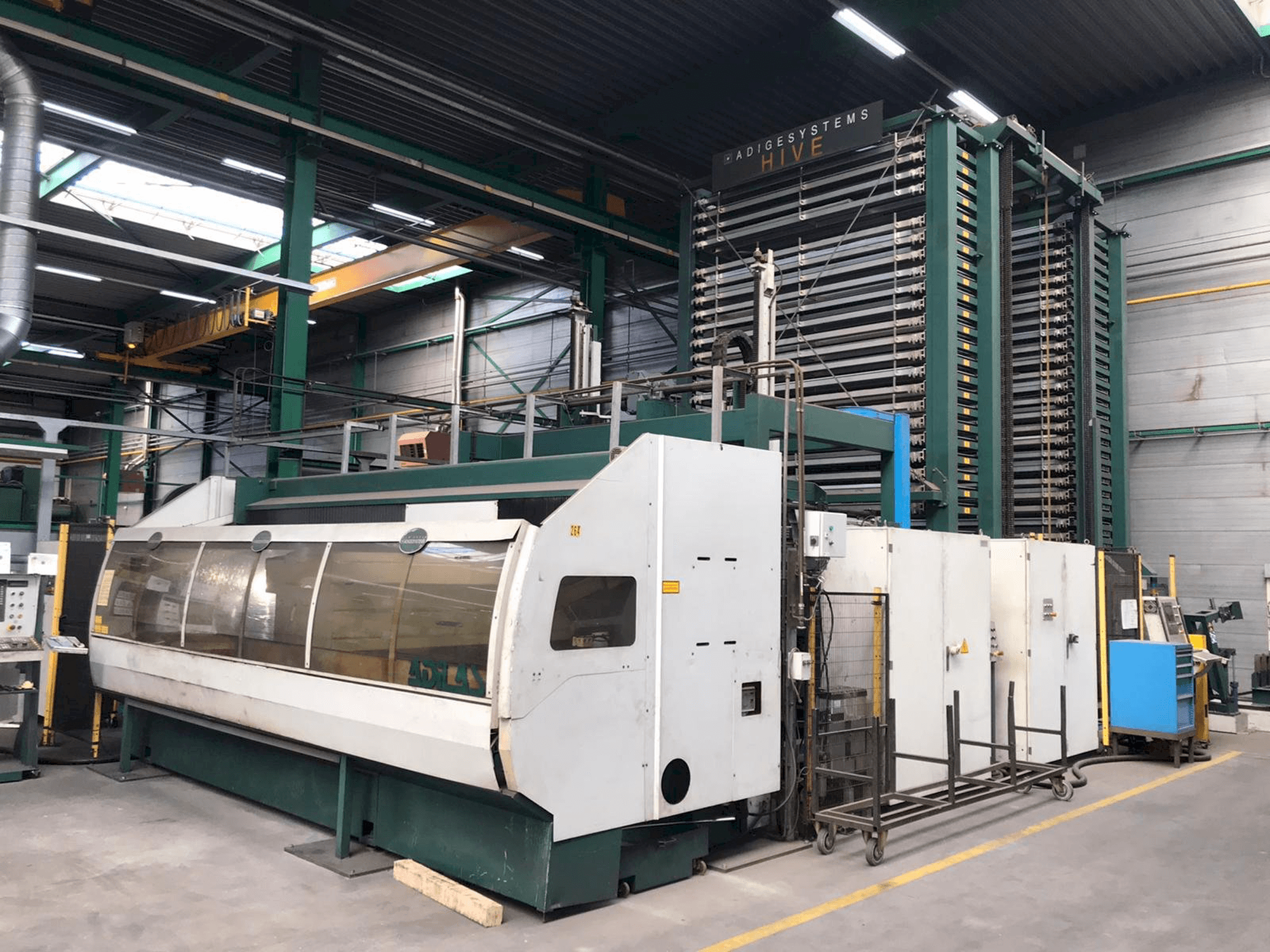 Koneen BLM Adige Adilas 3,2kW CO2 laser 3015 + automation etunäkymä