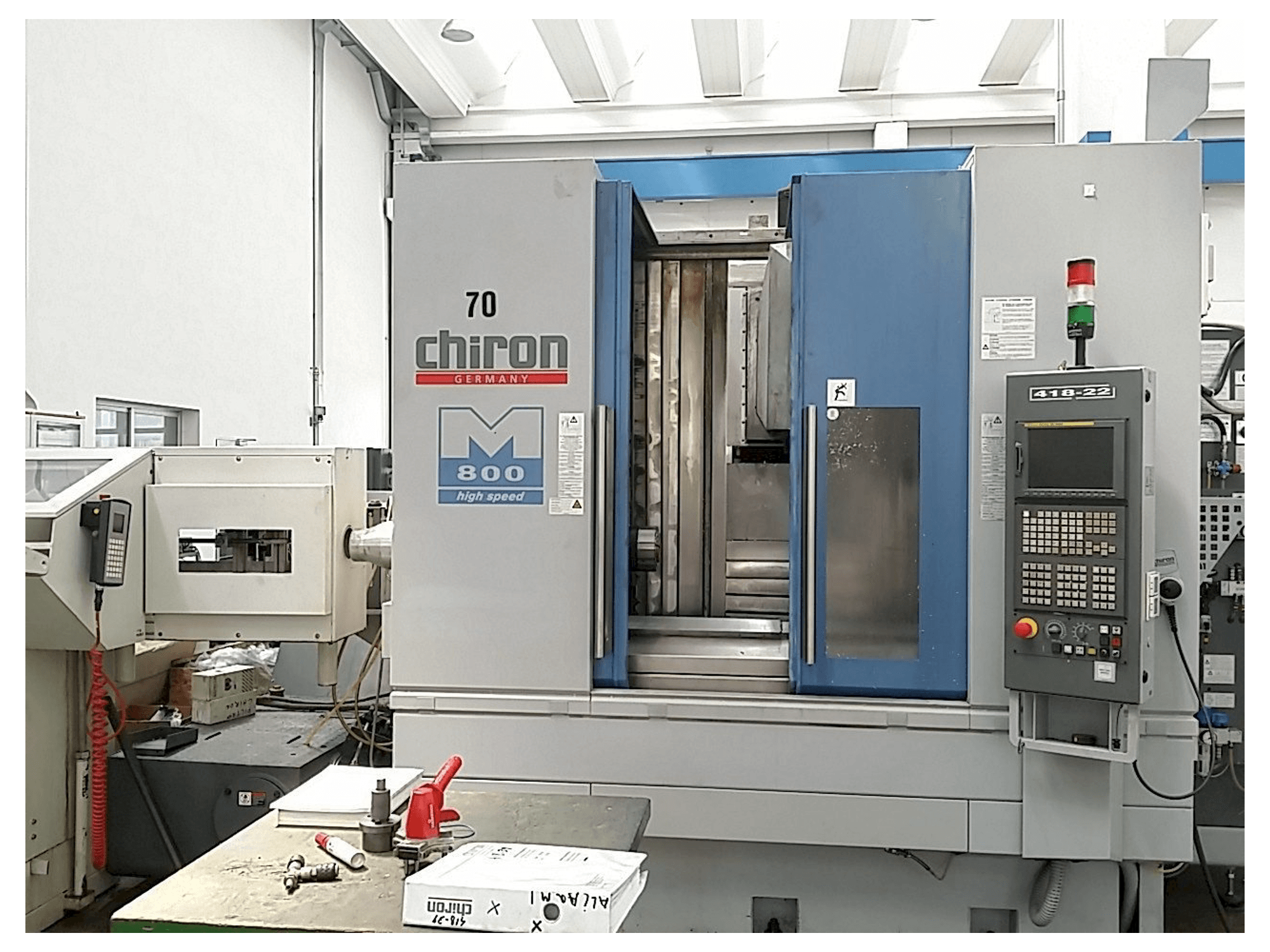 Koneen CHIRON Mill 800 etunäkymä