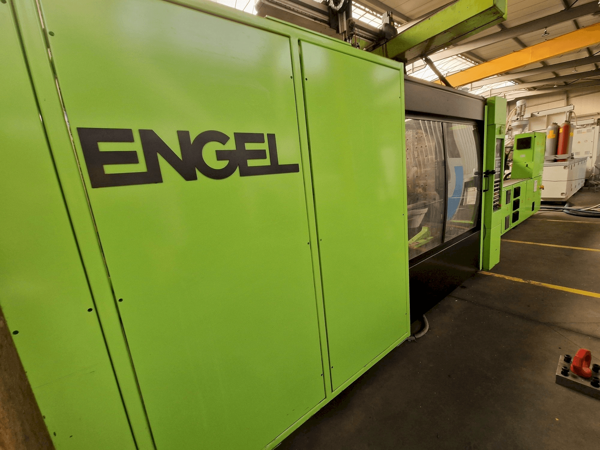 Koneen Engel ES4550/800 DUO vasemman sivun näkymä