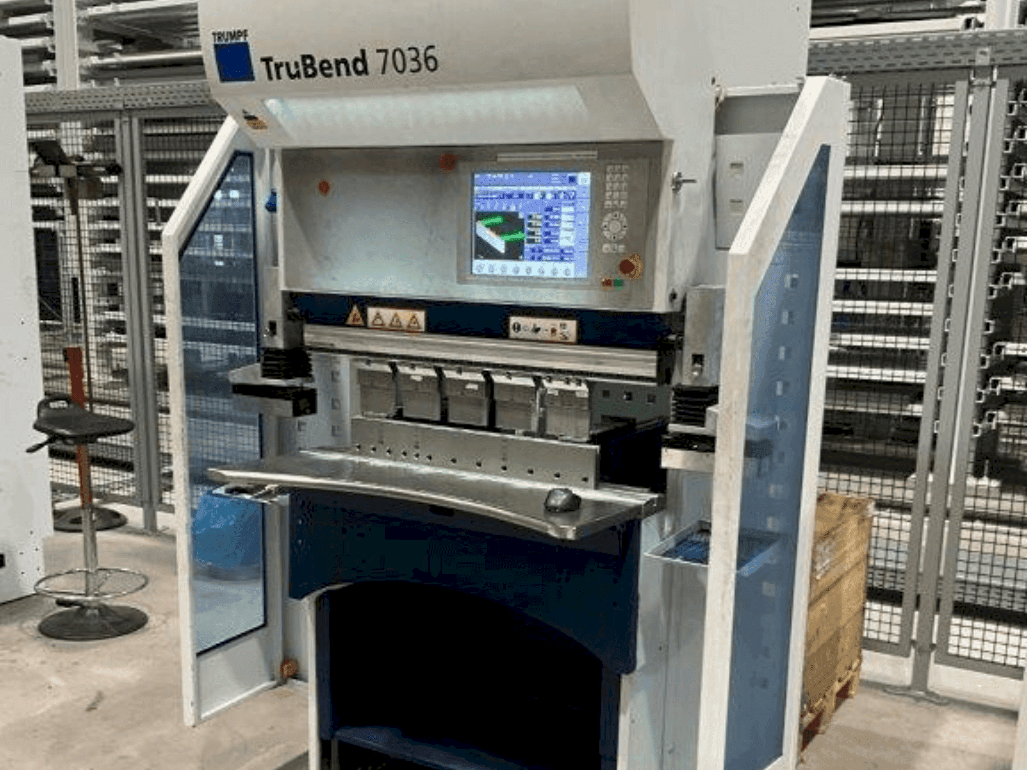 Koneen TRUMPF TruBend 7036 etunäkymä