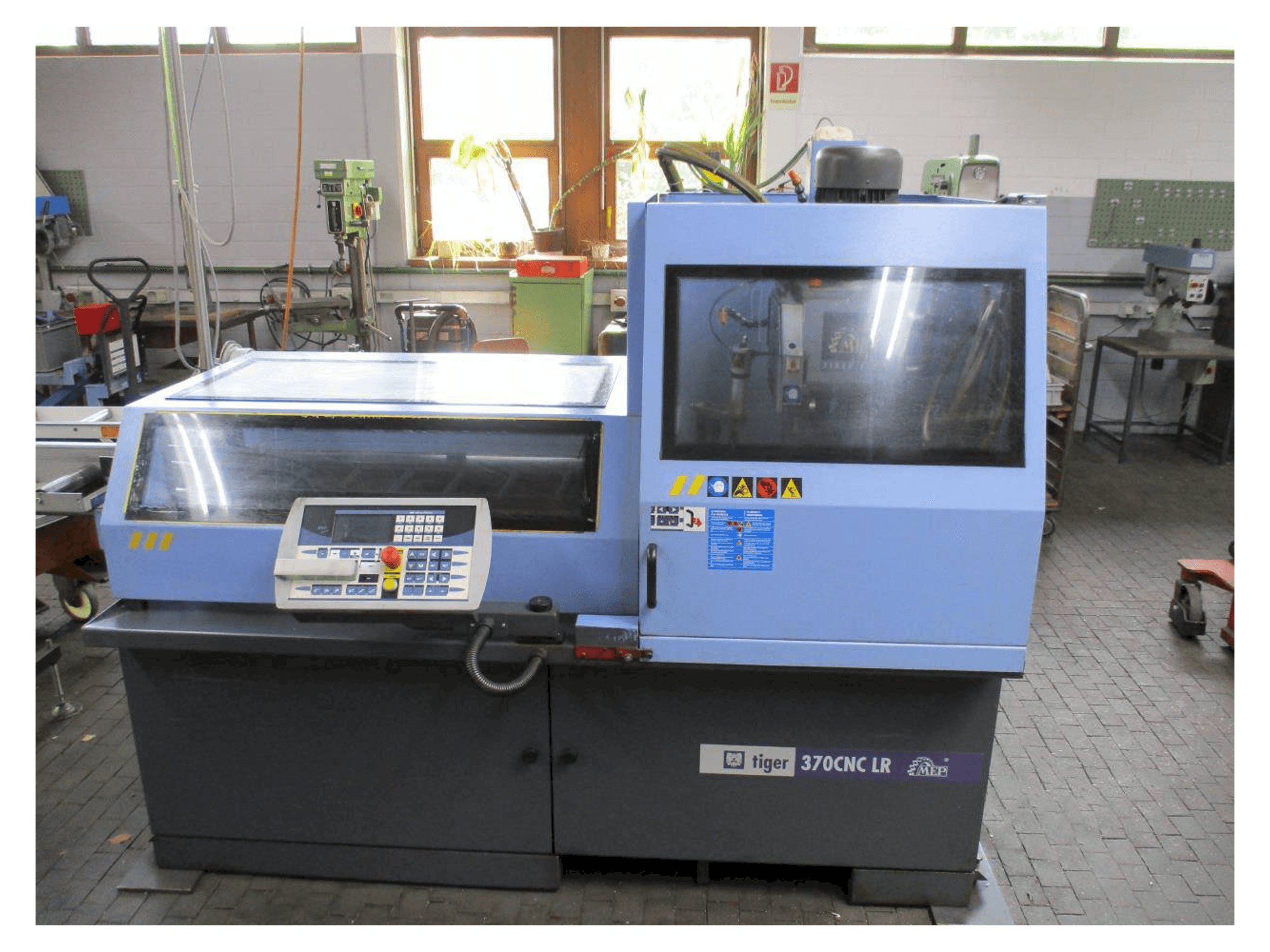 Koneen MEP TIGER 370 CNC - LR etunäkymä