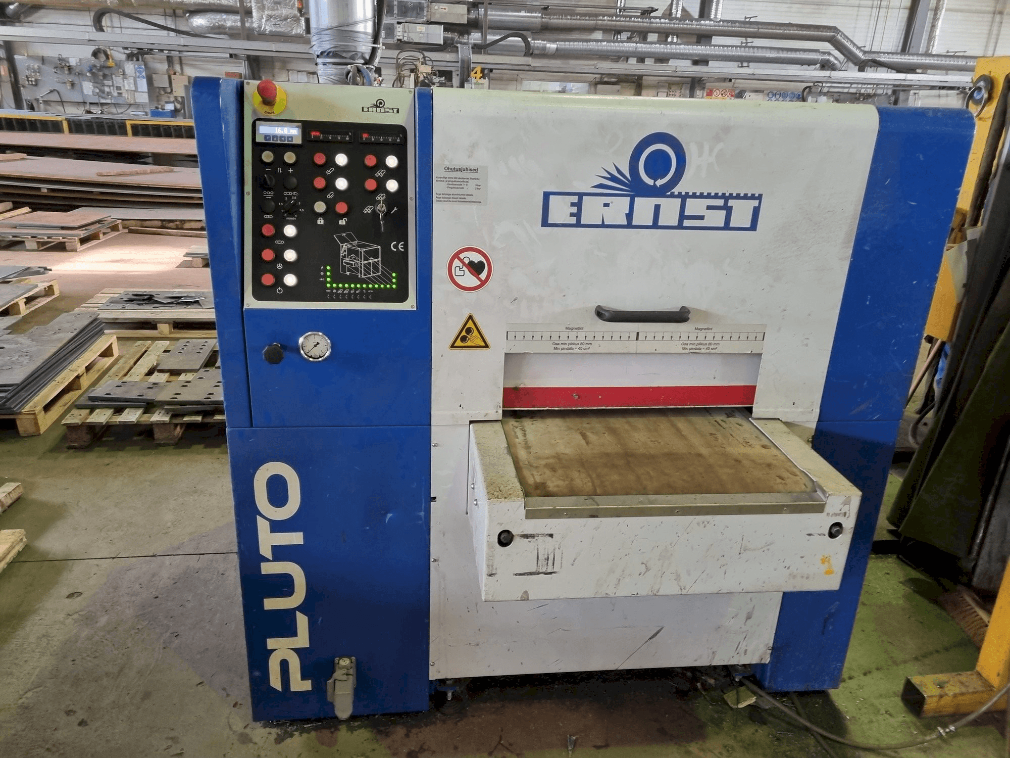 Koneen ERNST PLUTO ELL 600 etunäkymä