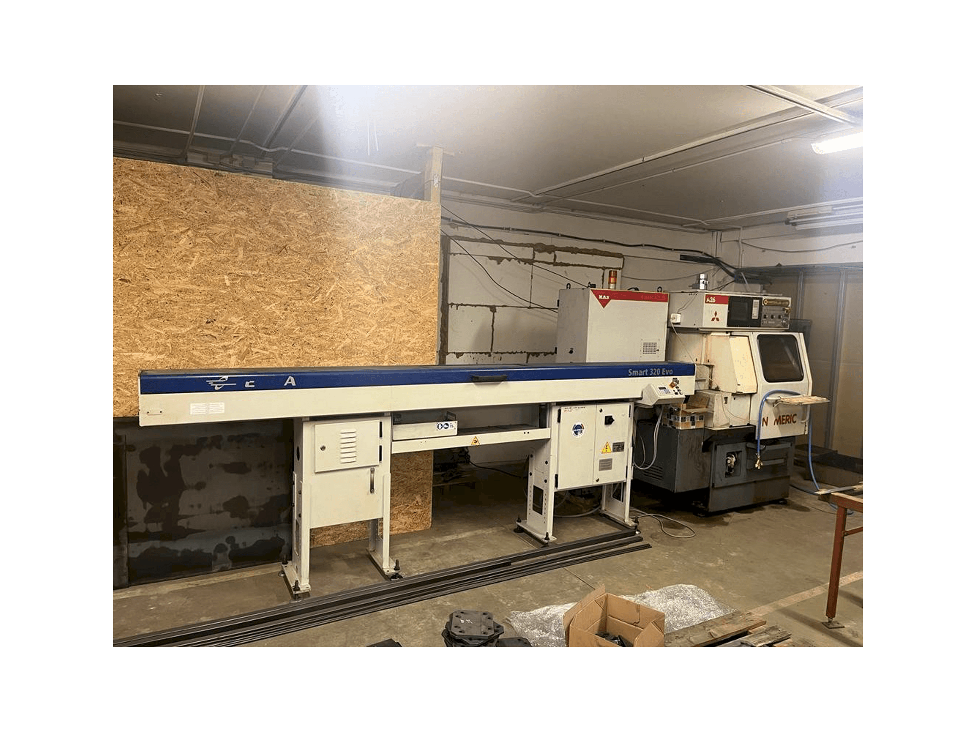 Koneen KOVOSVIT MAS Numeric A26 CNC etunäkymä