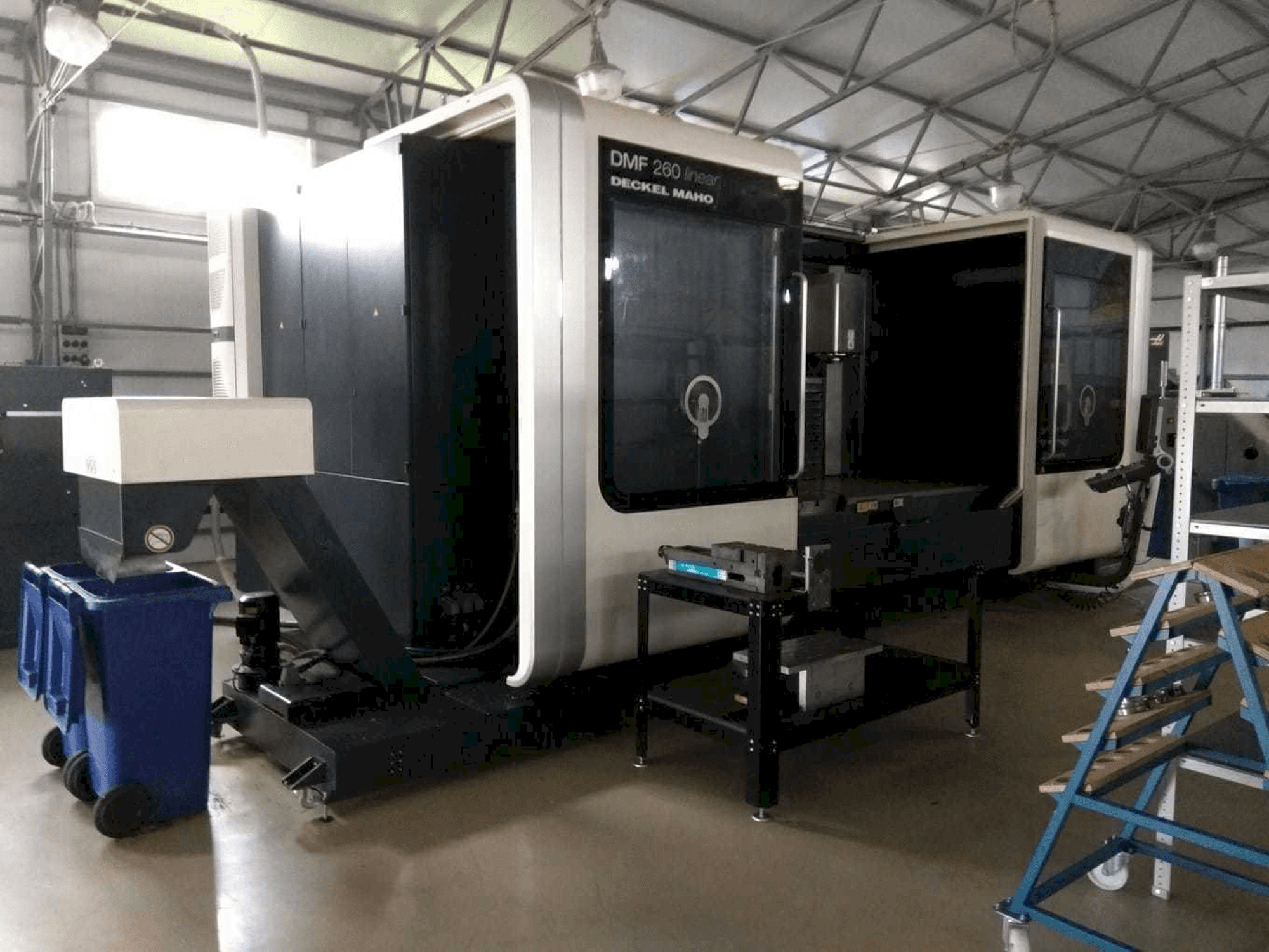 Koneen DECKEL MAHO DMF 260 linear etunäkymä