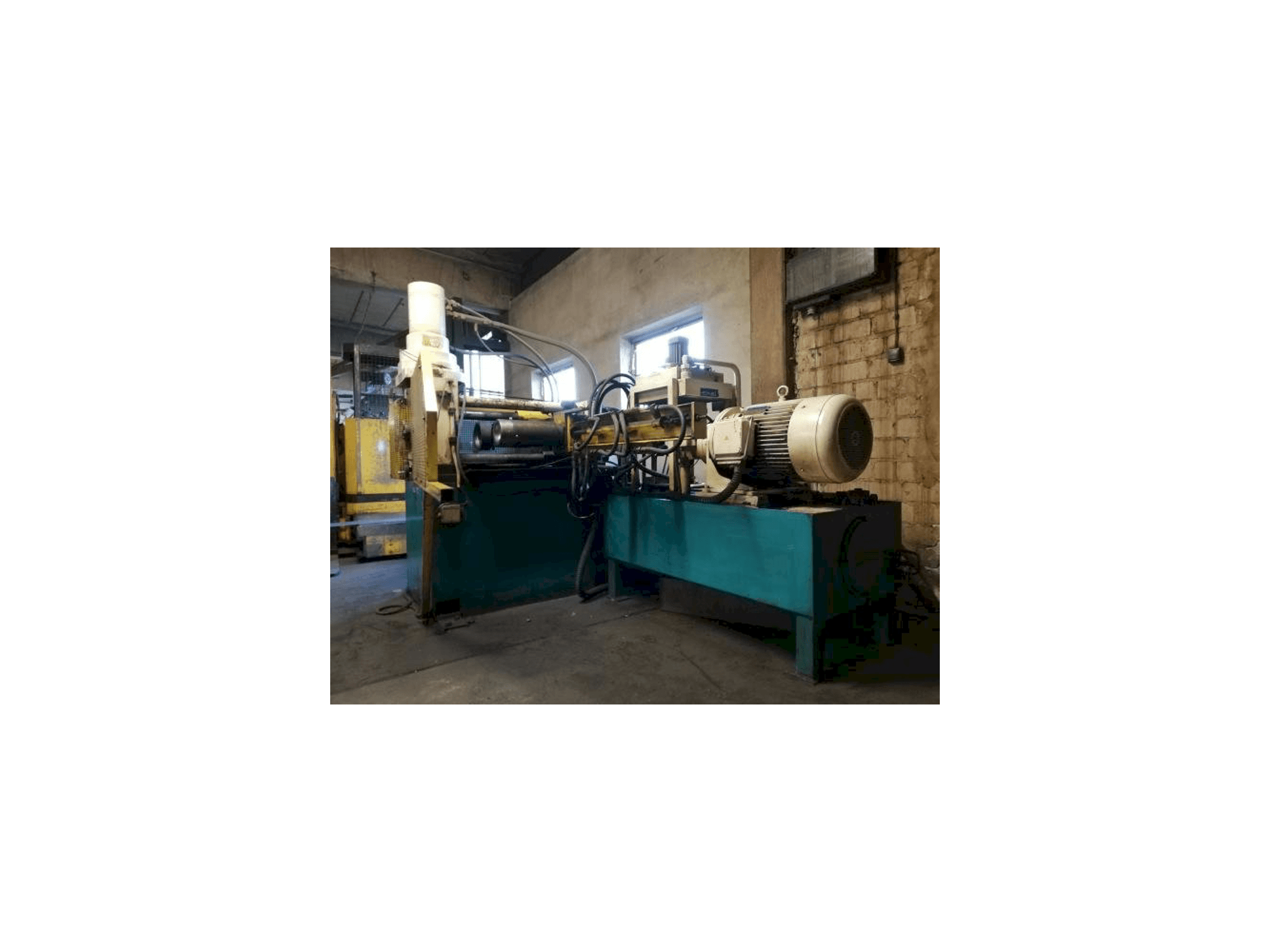 Koneen EKALE REP-40-200-3 etunäkymä