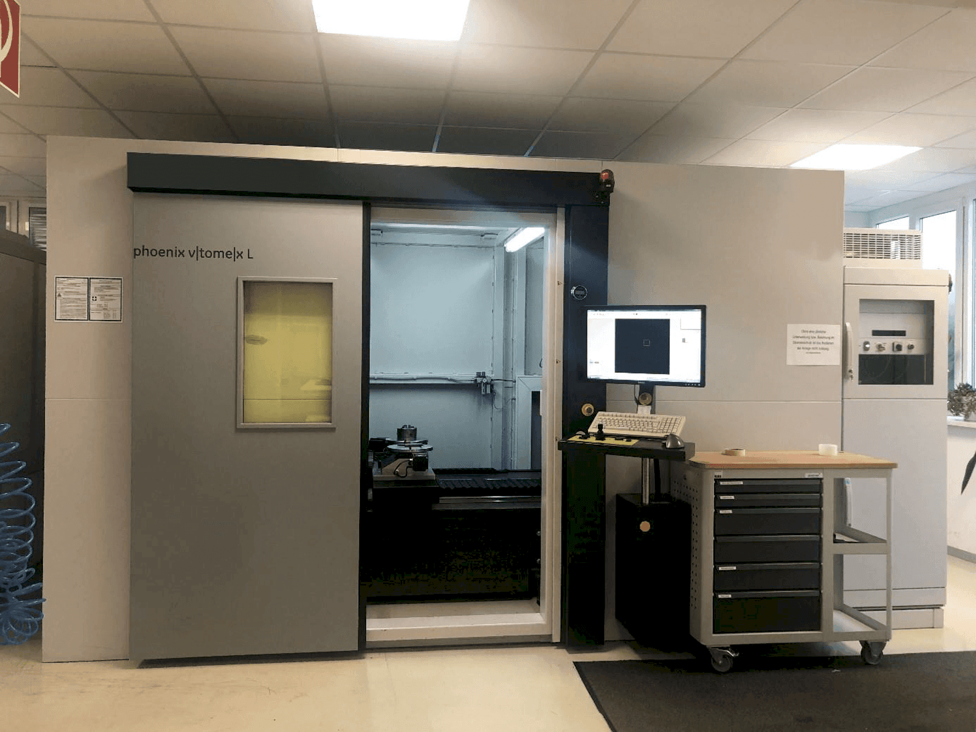 Koneen Phoenix V|tome|x L 240 etunäkymä