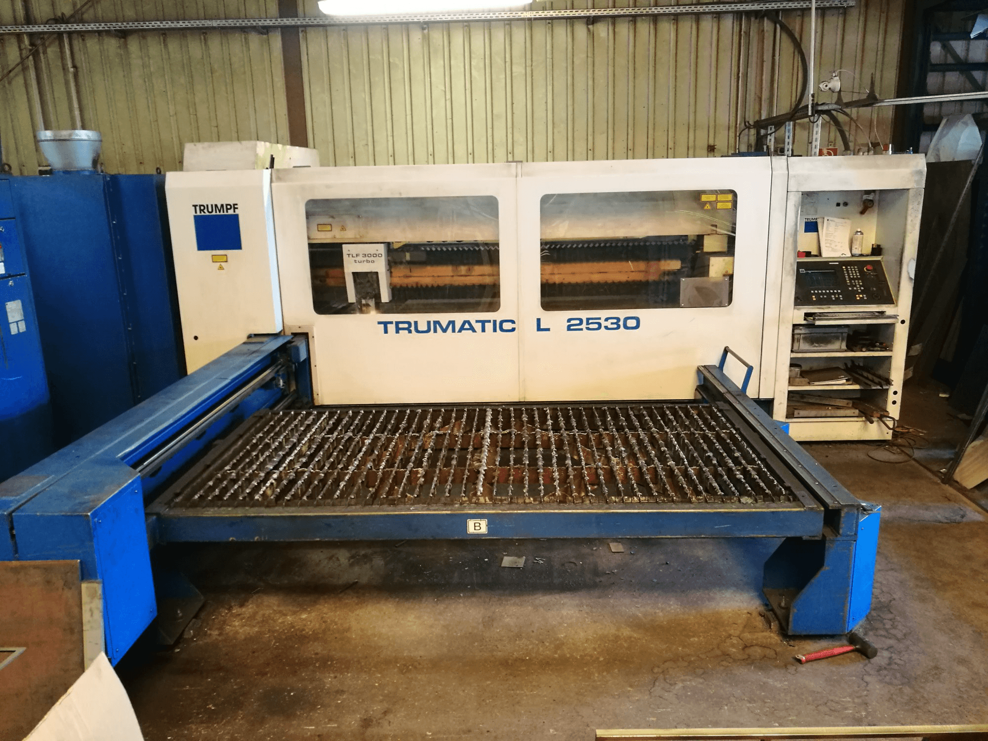 Koneen Trumpf etunäkymä Trumatic L2530