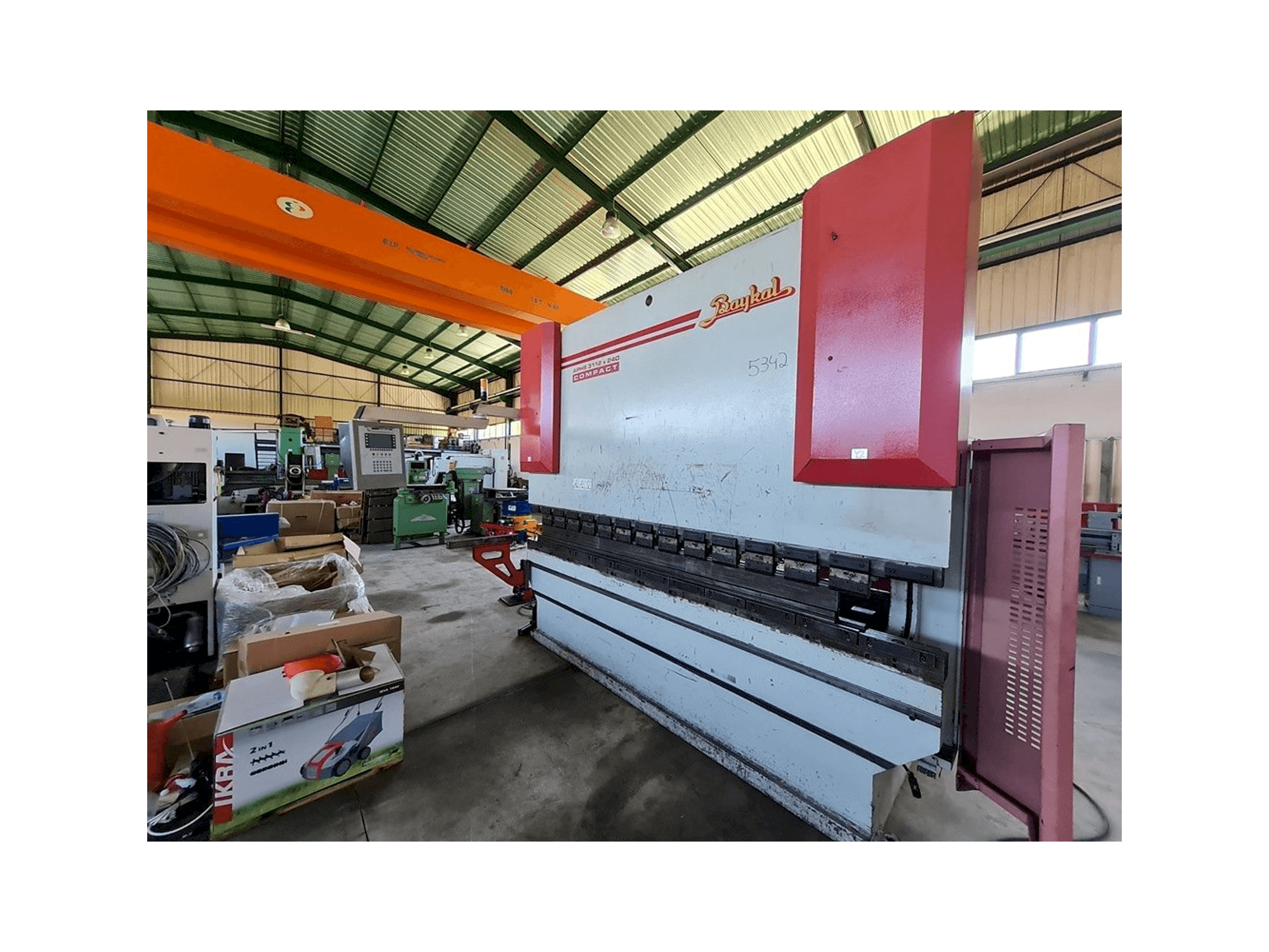 Koneen Baykal APHS 3112 x 240 etunäkymä