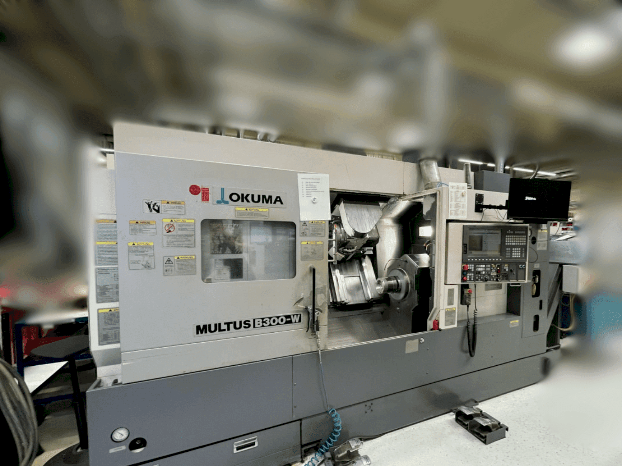Koneen Okuma Multus B300-W etunäkymä