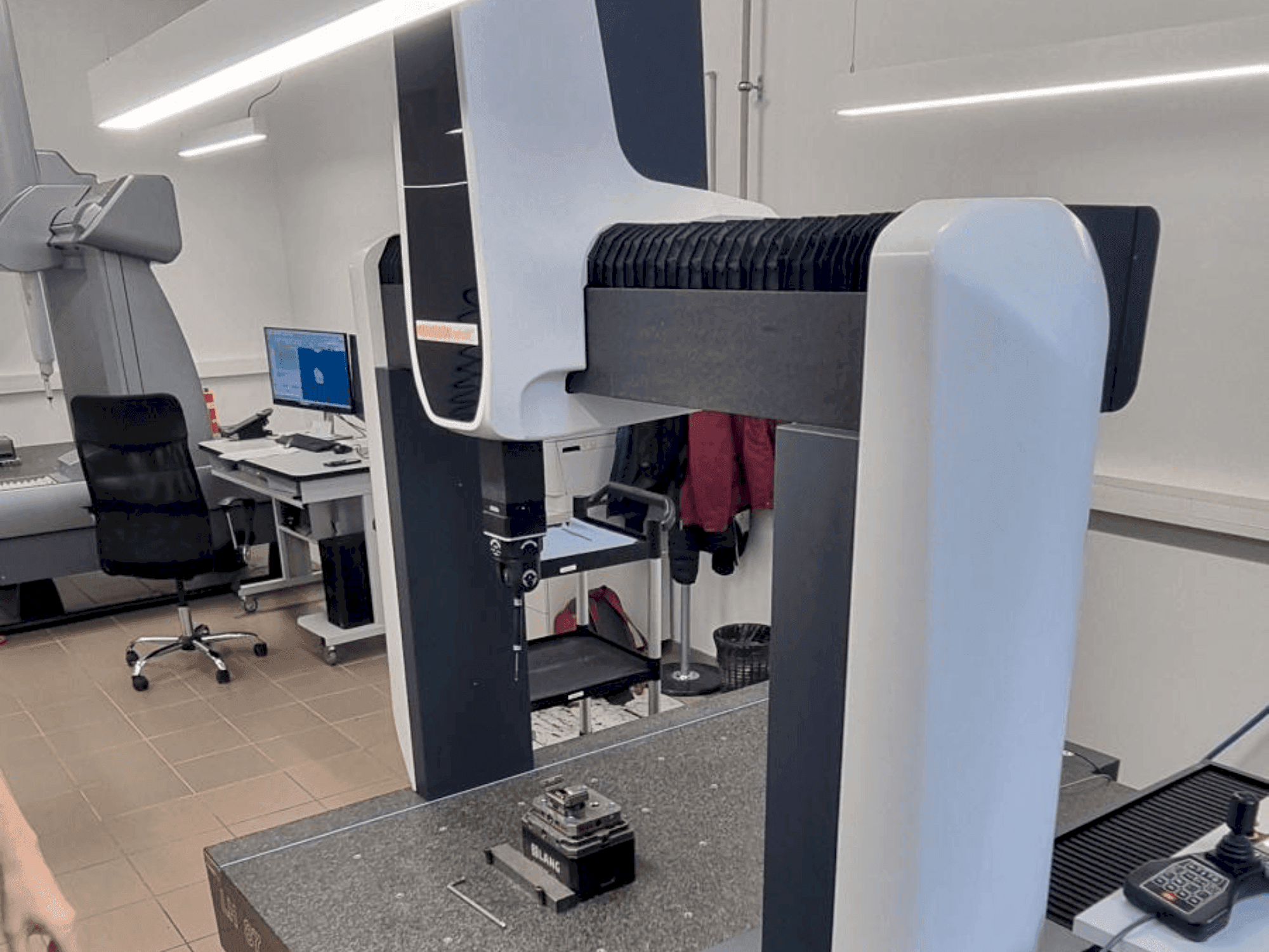 Koneen Wenzel LH87 etunäkymä