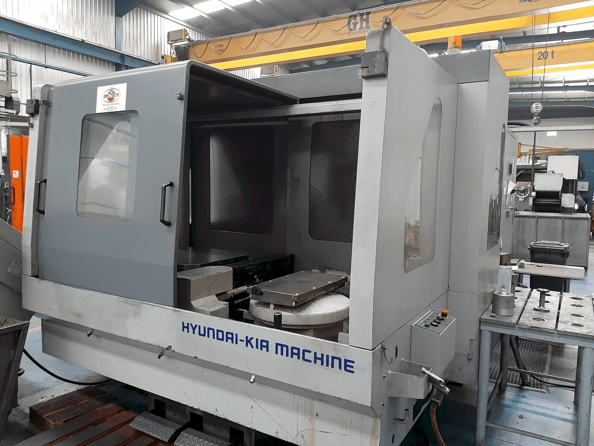 Koneen Hyundai KH-63G etunäkymä