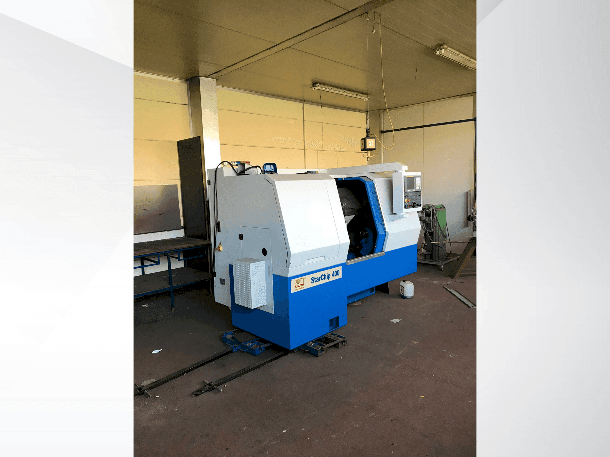 Koneen KNUTH Starship 400 etunäkymä