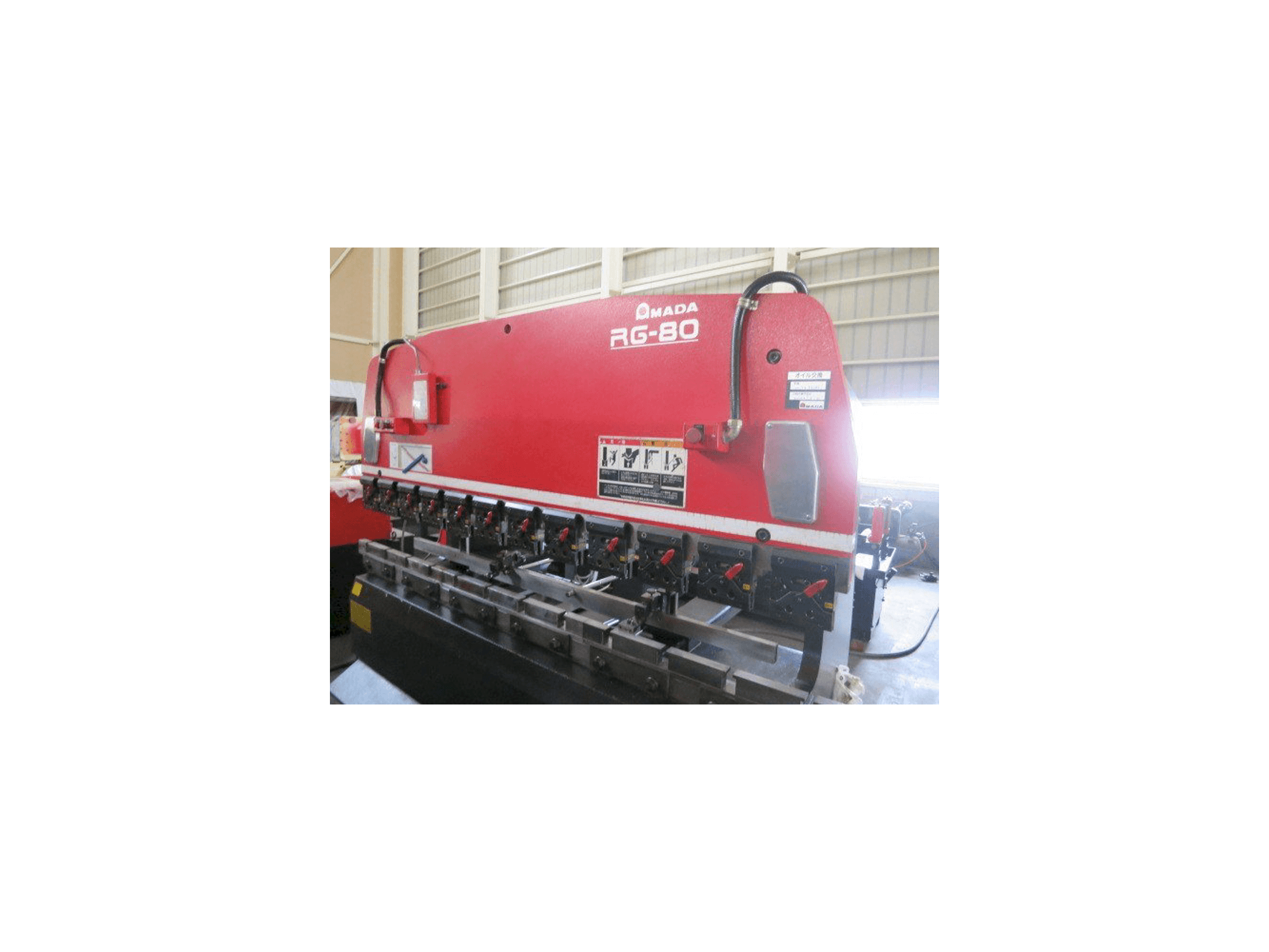 Koneen AMADA RG-80 ABG etunäkymä