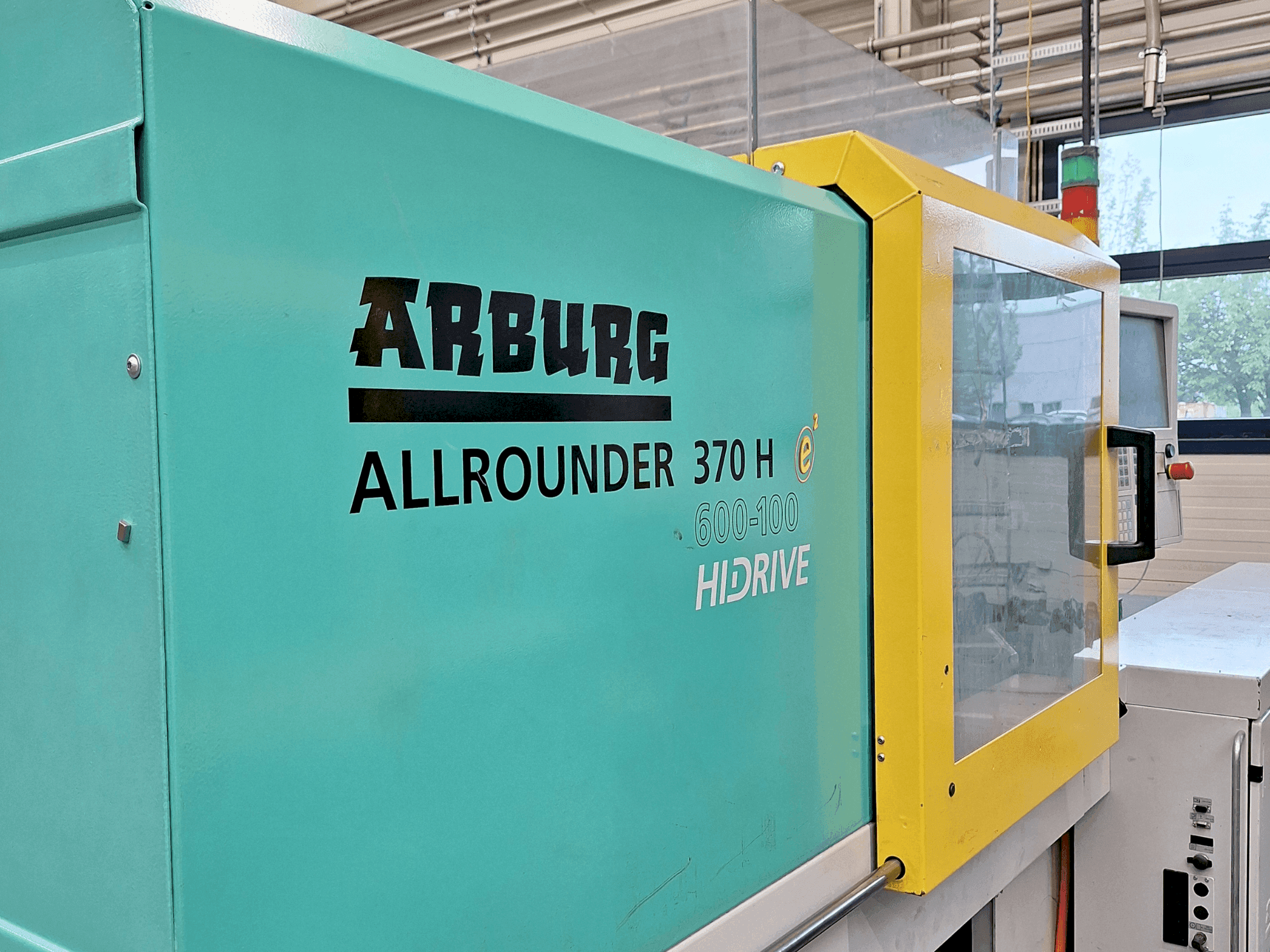 Koneen Arburg 370 H 600-100 etunäkymä