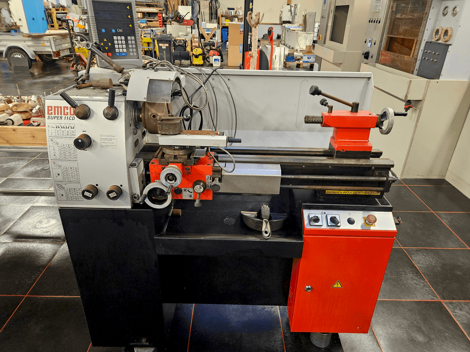 Koneen EMCO SUPER11 CD etunäkymä