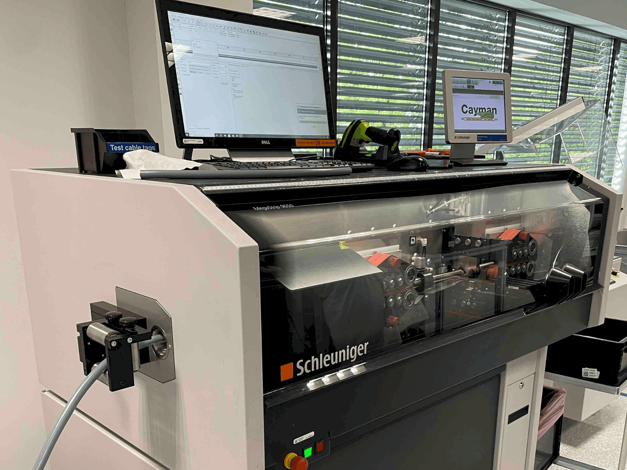 Koneen Schleuniger MegaStrip 9650 etunäkymä