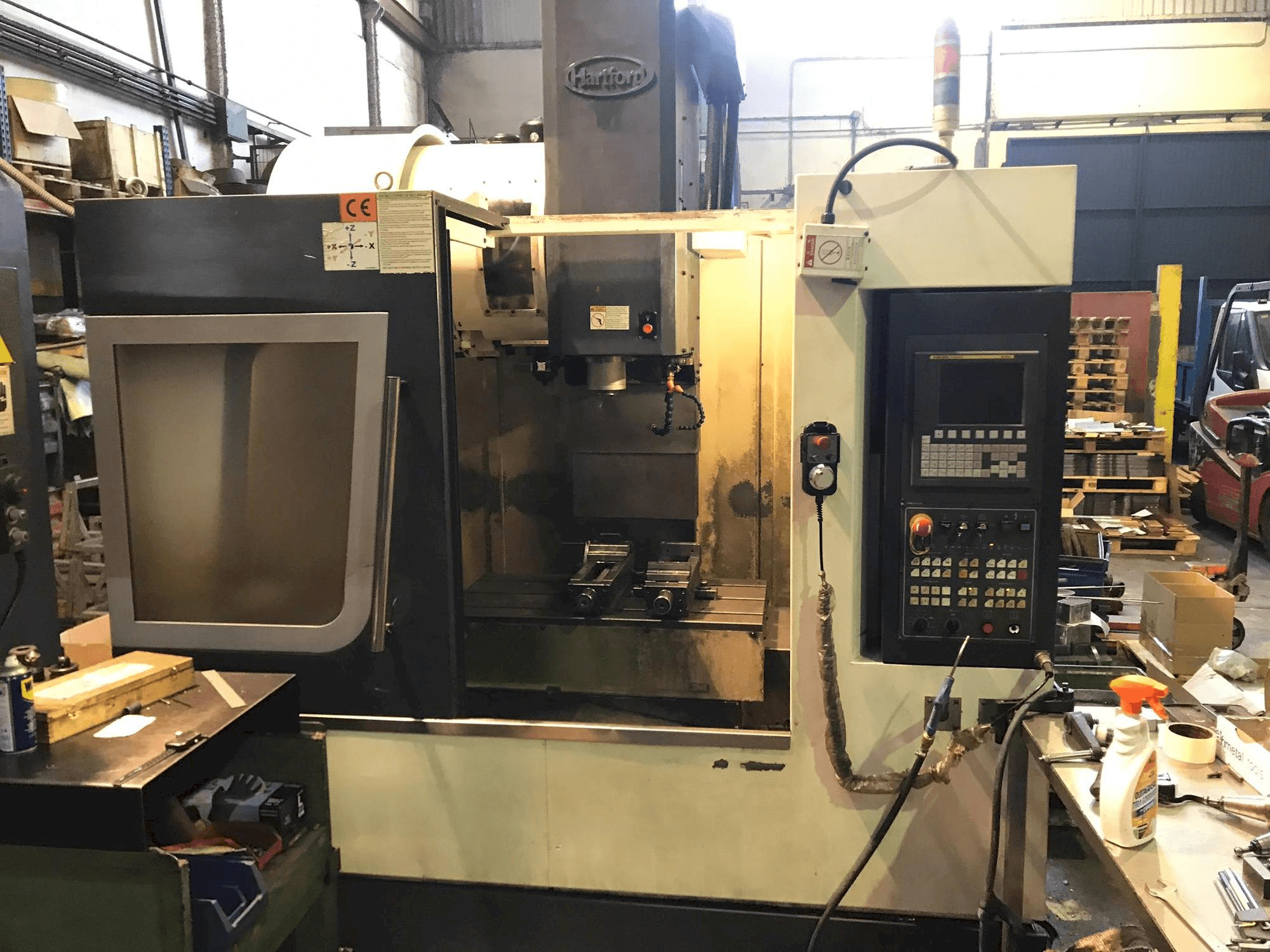 Koneen Hartford LG-800 etunäkymä