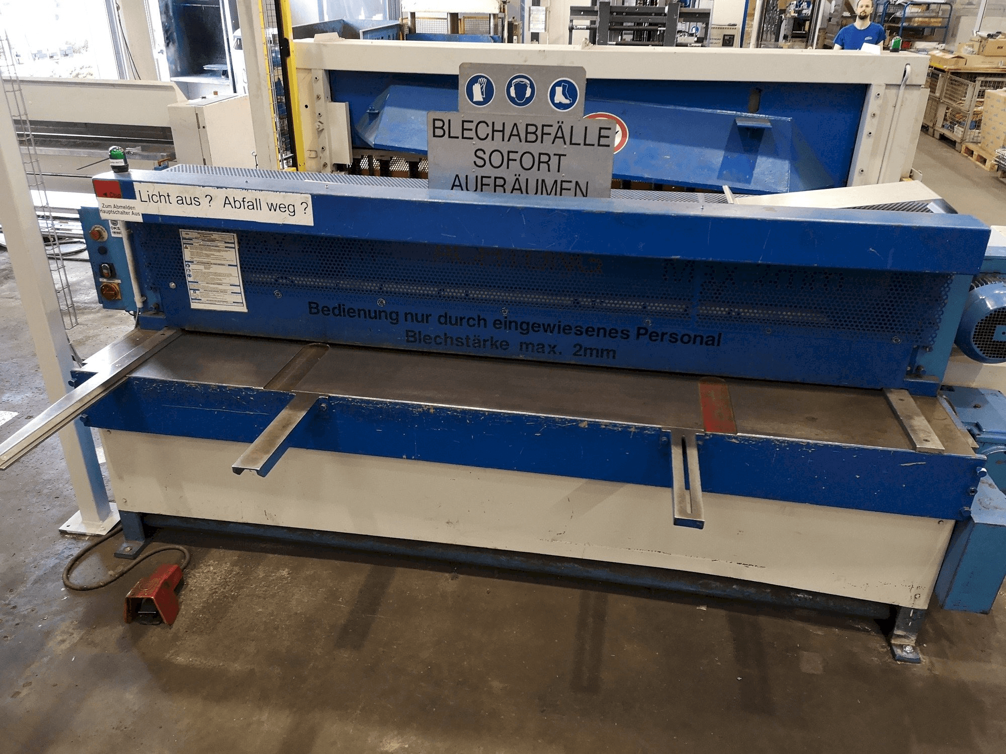 Koneen KNUTH KMT 2500/3 etunäkymä