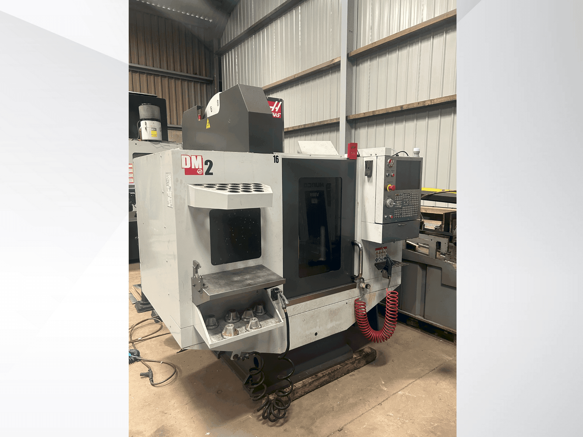 Koneen HAAS DM-2 etunäkymä