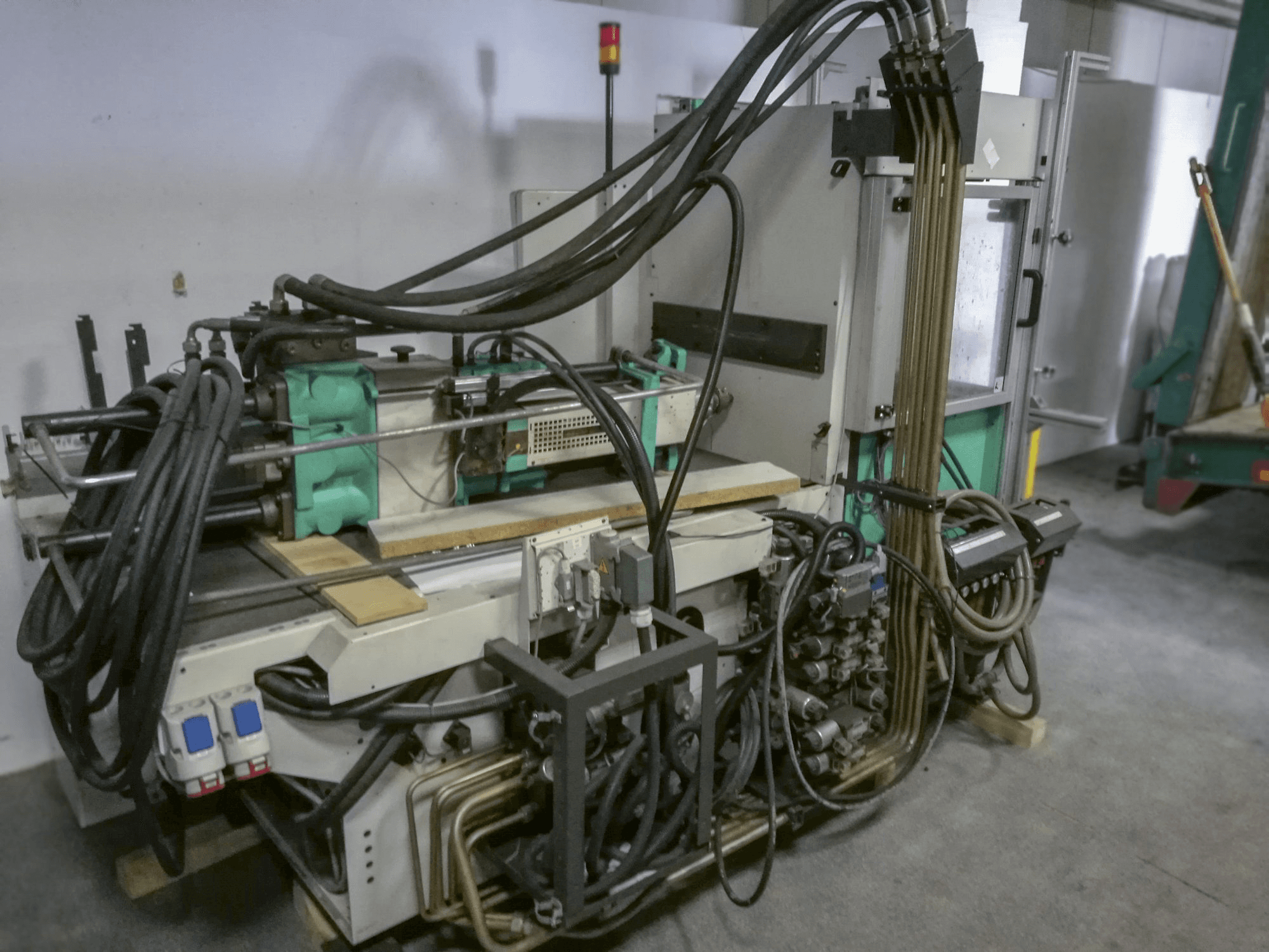 Koneen Arburg 420C 800-250 etunäkymä