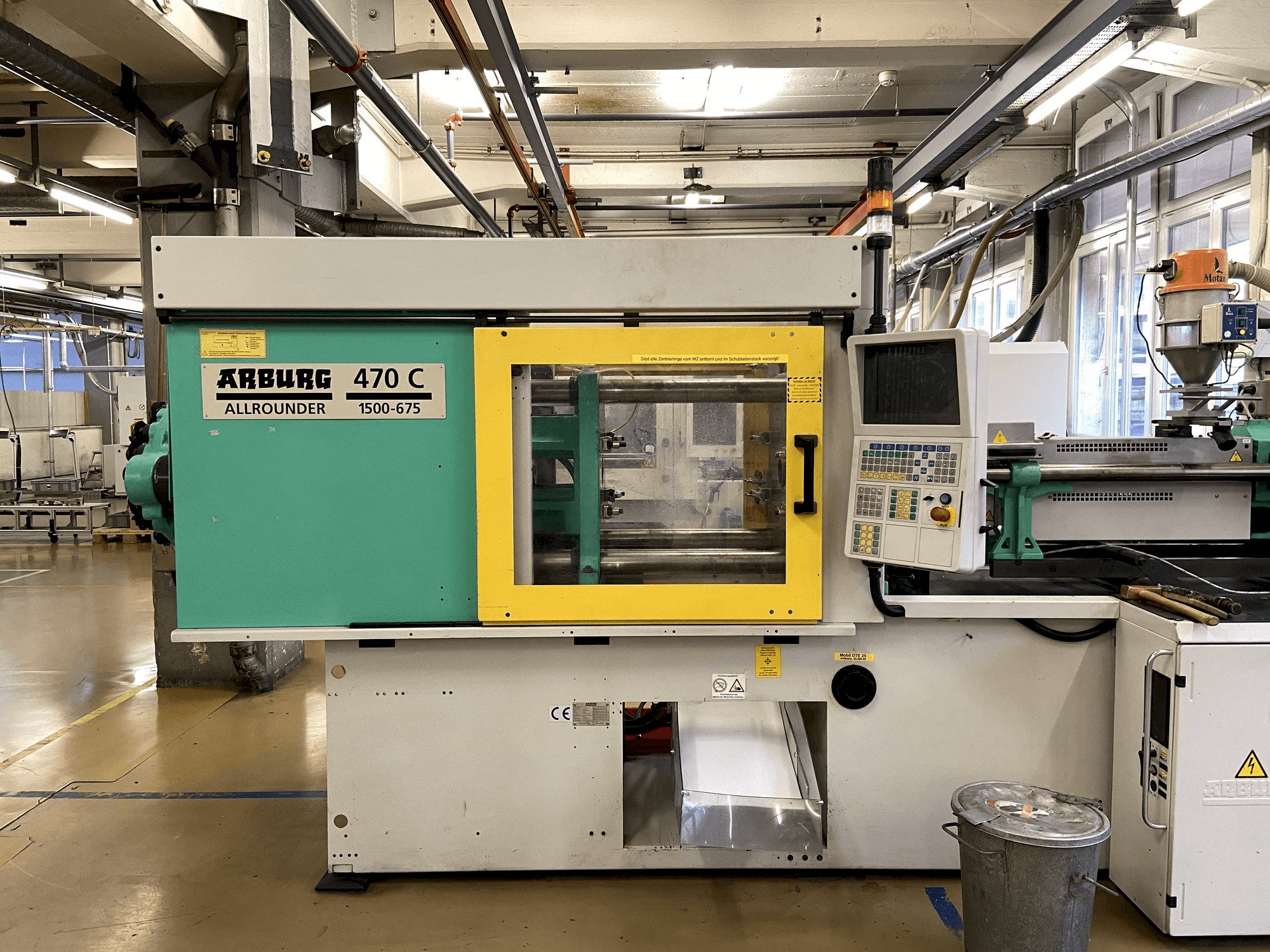 Koneen Arburg 470C 1500-675 etunäkymä