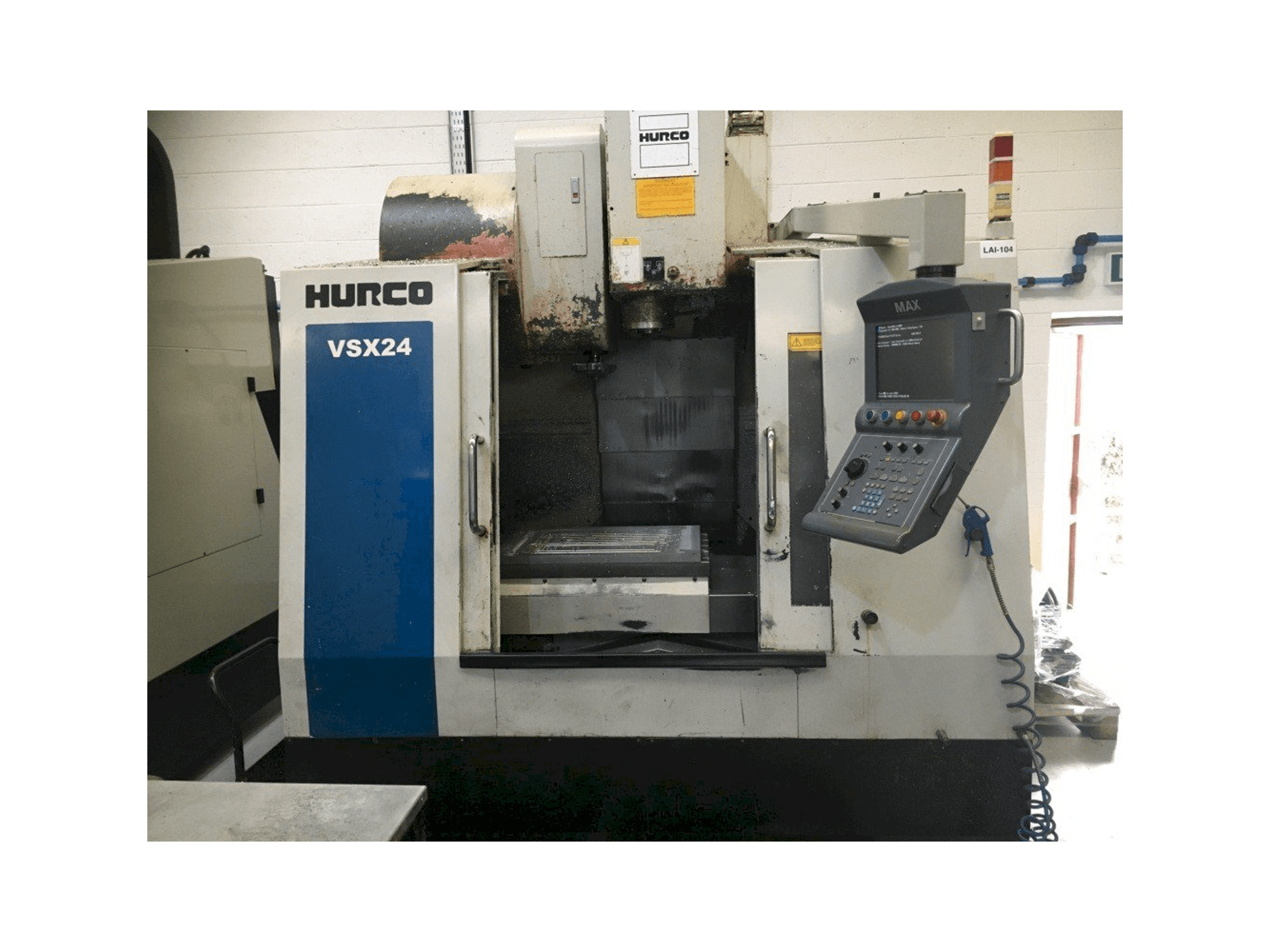 Koneen Hurco VSX24 etunäkymä