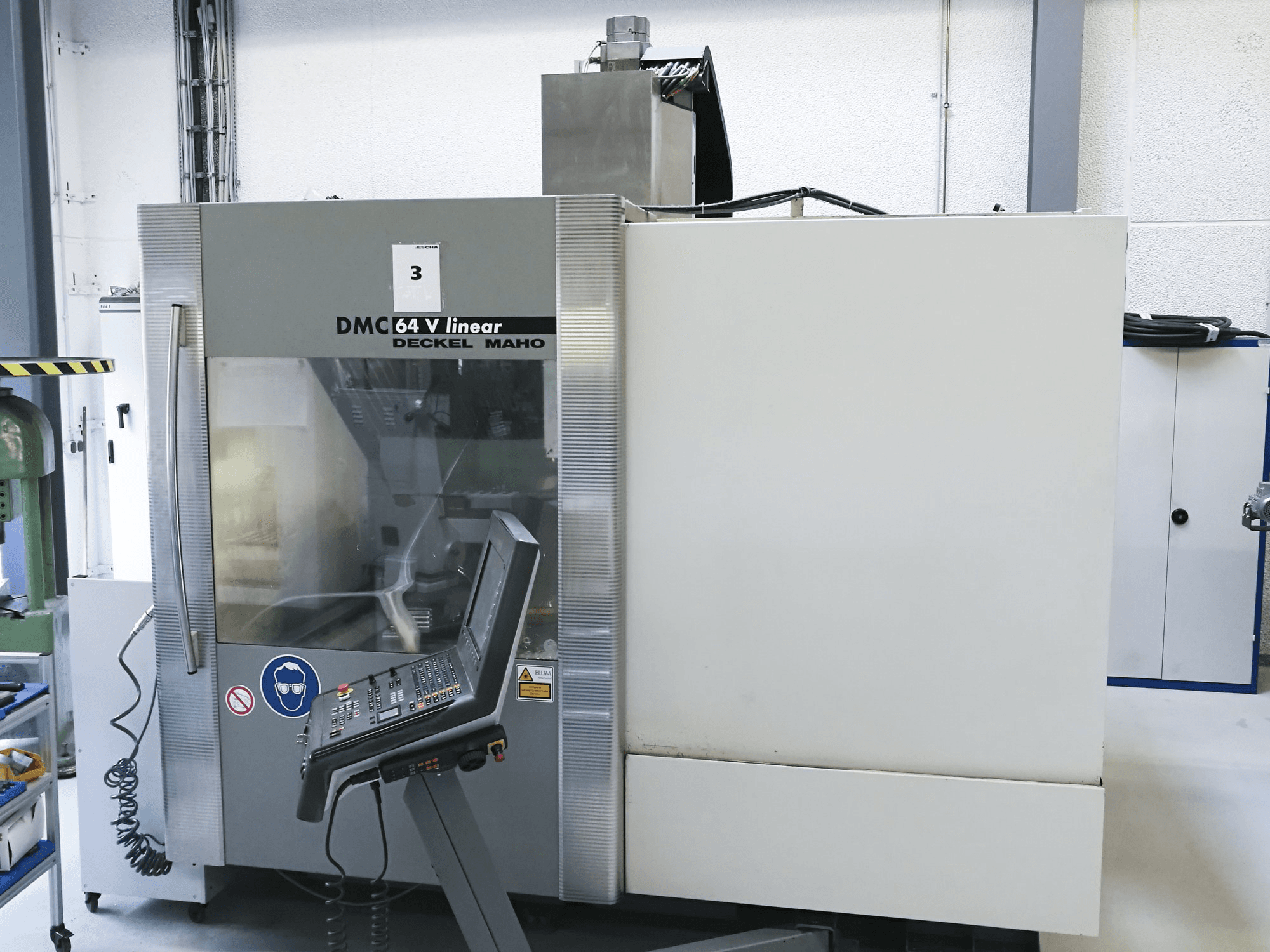 Koneen DMG MORI etunäkymäDMC 64 V linear