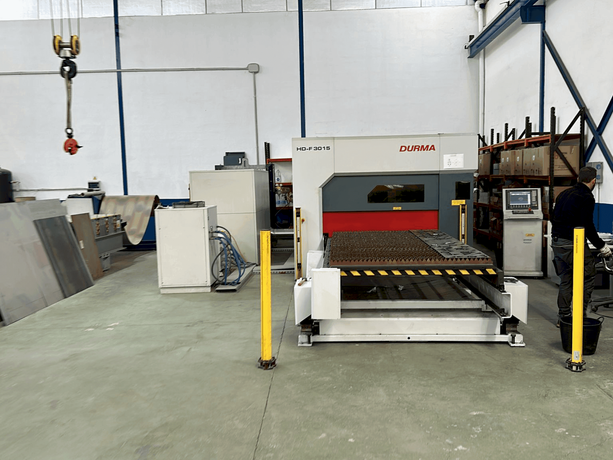 Koneen Durma HD-F 3015 etunäkymä