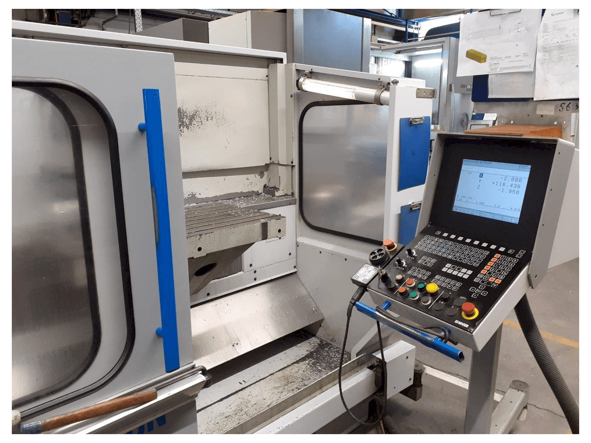 Koneen MIKRON UME 600 etunäkymä