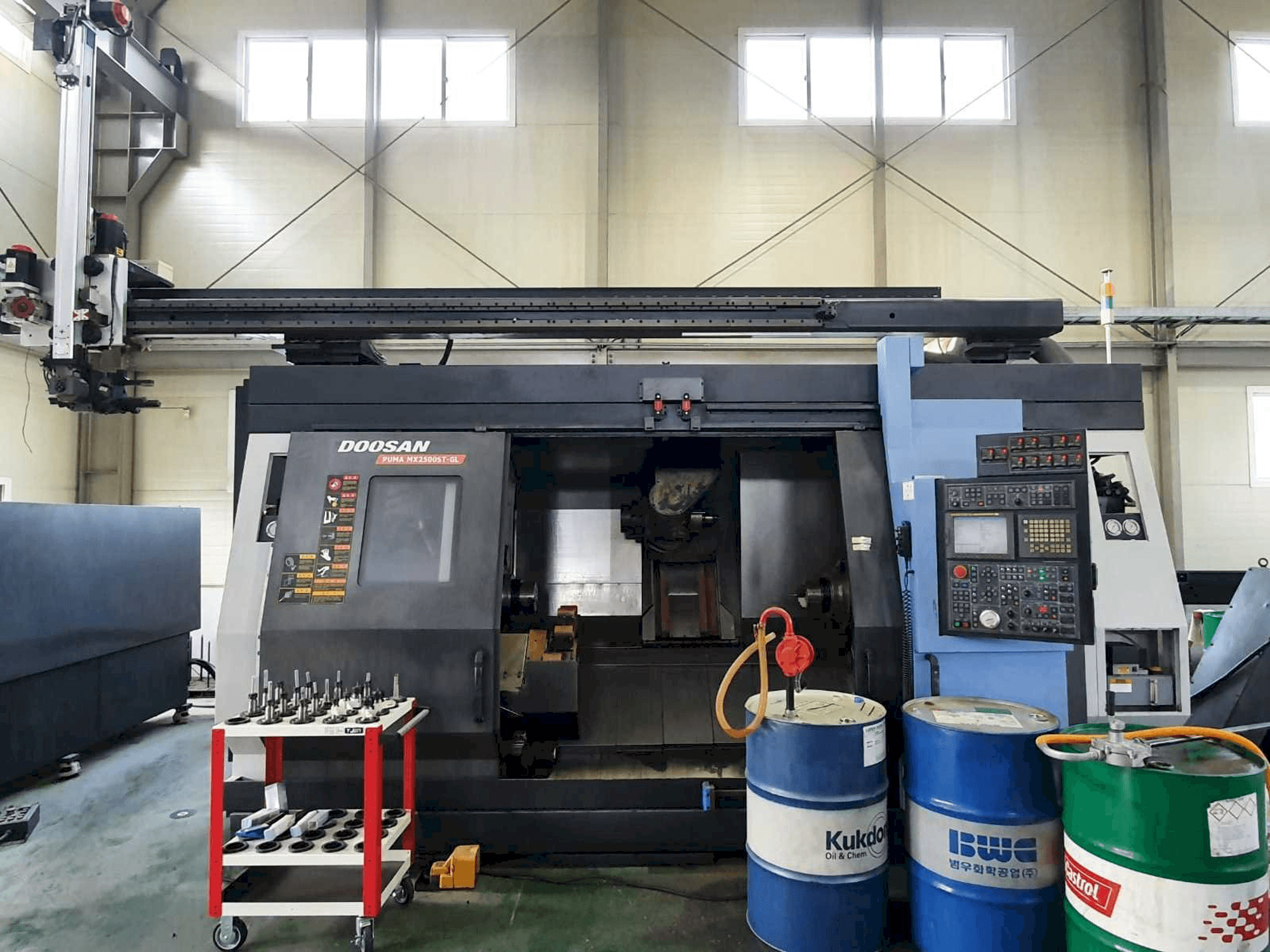 Koneen Doosan Puma MX2500ST-GL etunäkymä
